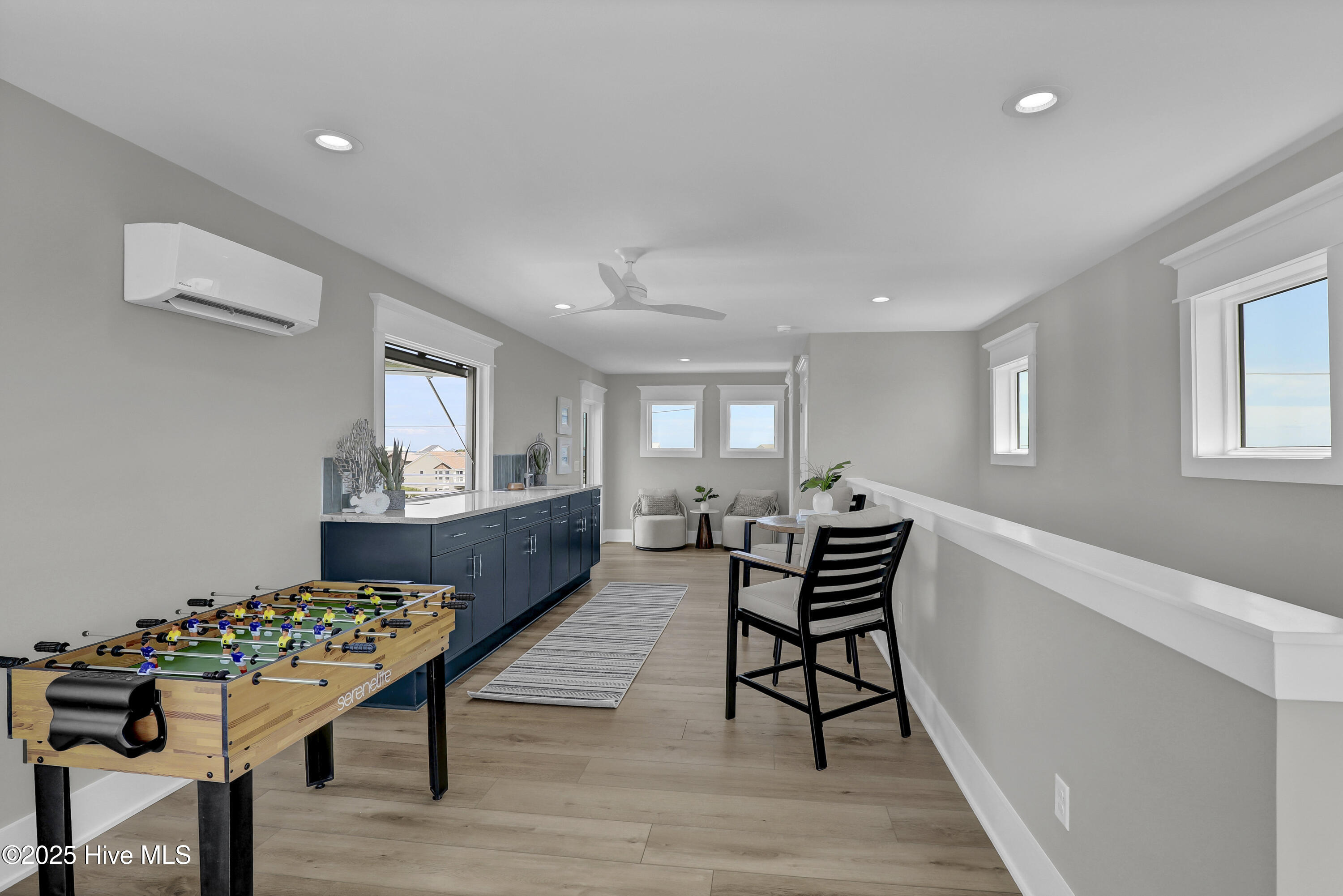 100555615 | Photo 47