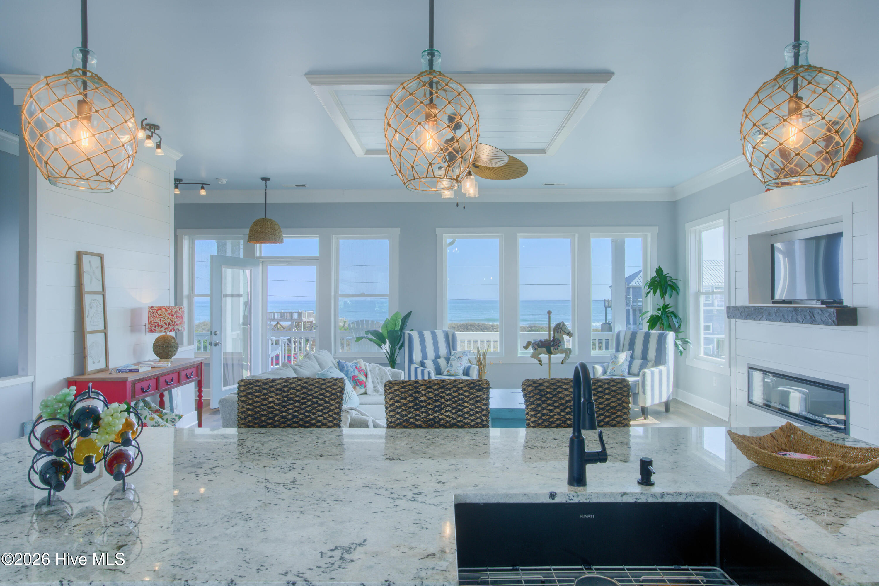 100559863 | Photo 10