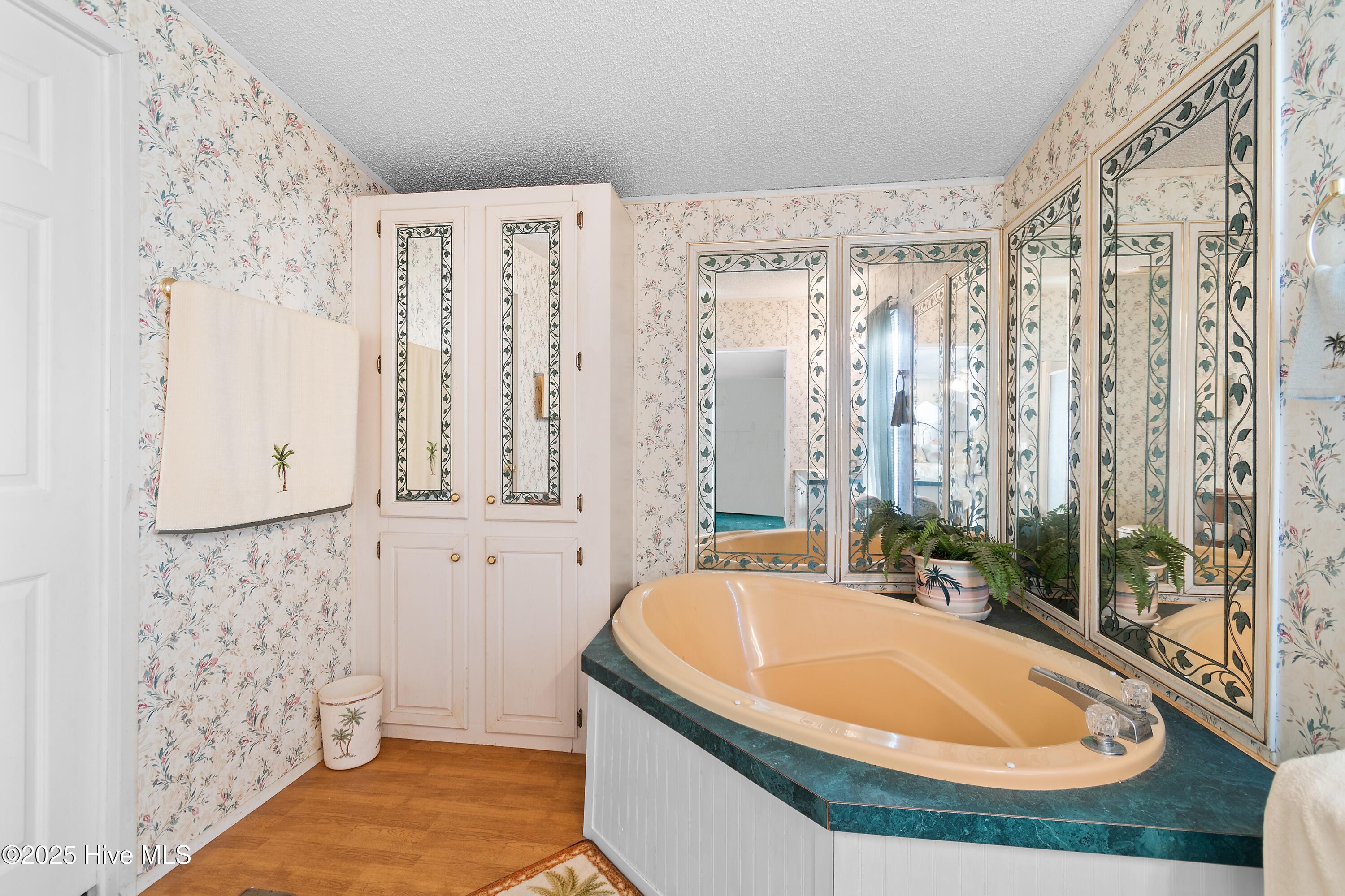 100541148 | Photo 21