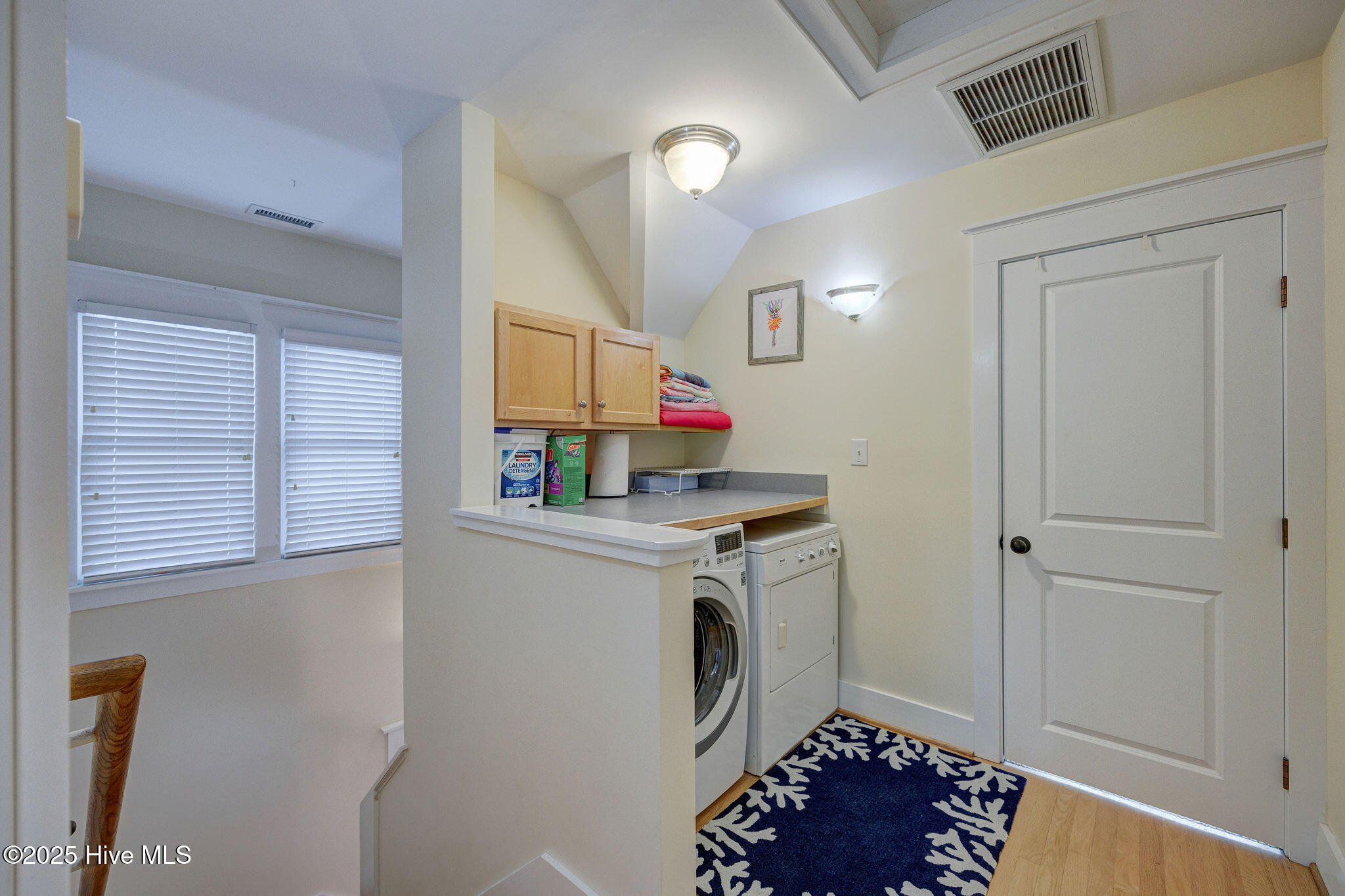 100531577 | Photo 28