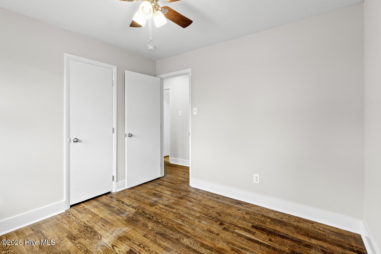 100542112 | Photo 13