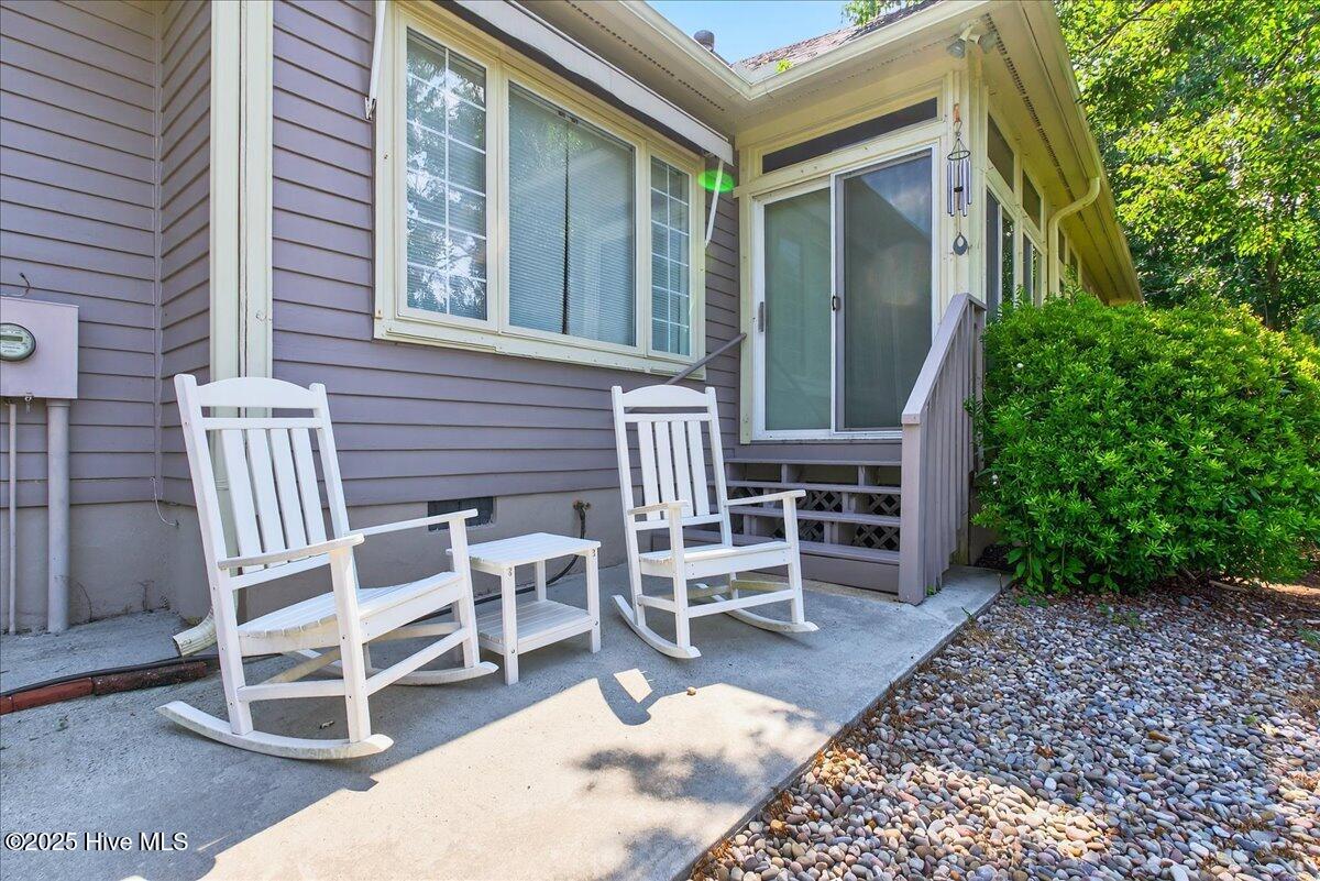 100561885 | Photo 64