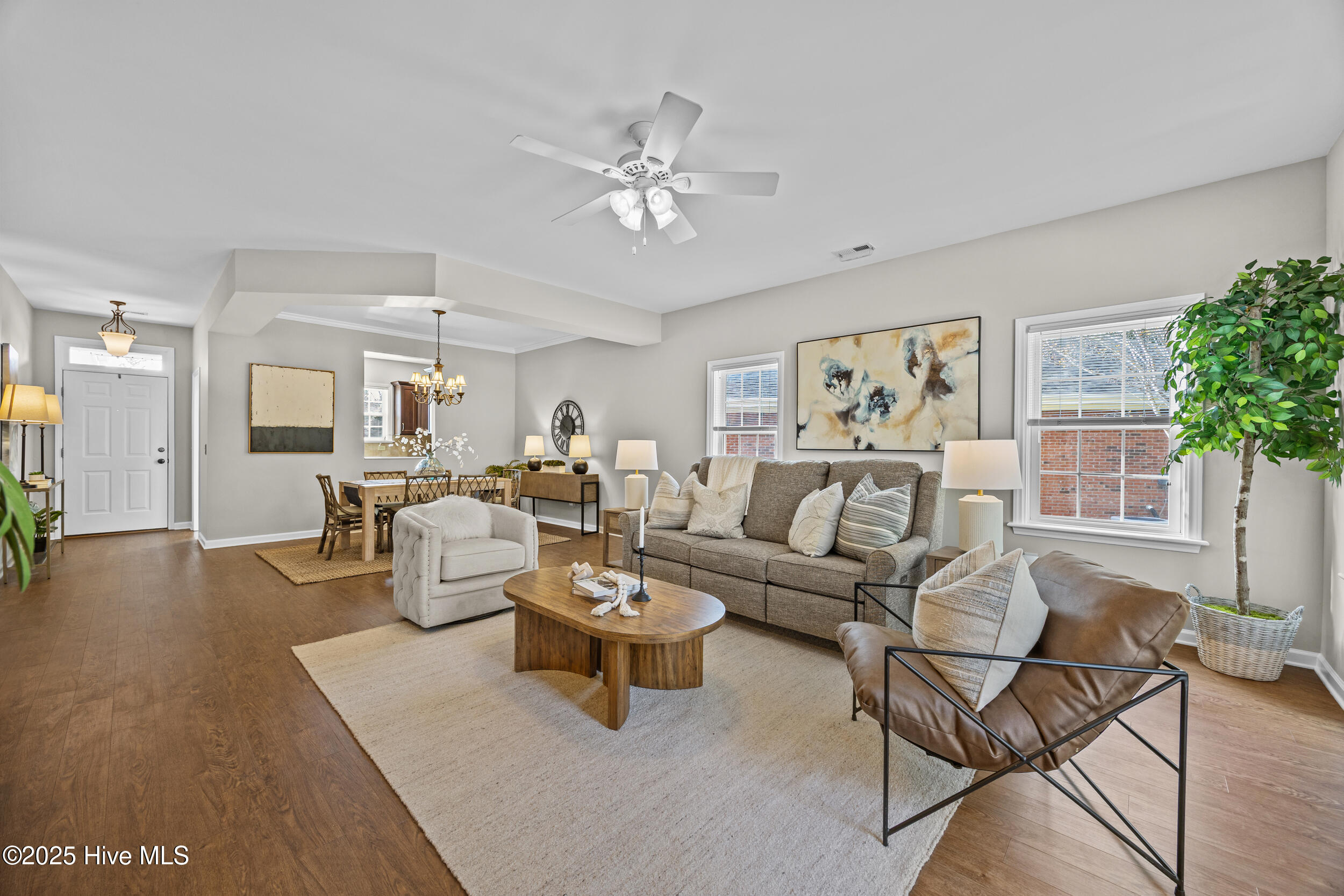 100536909 | Photo 14