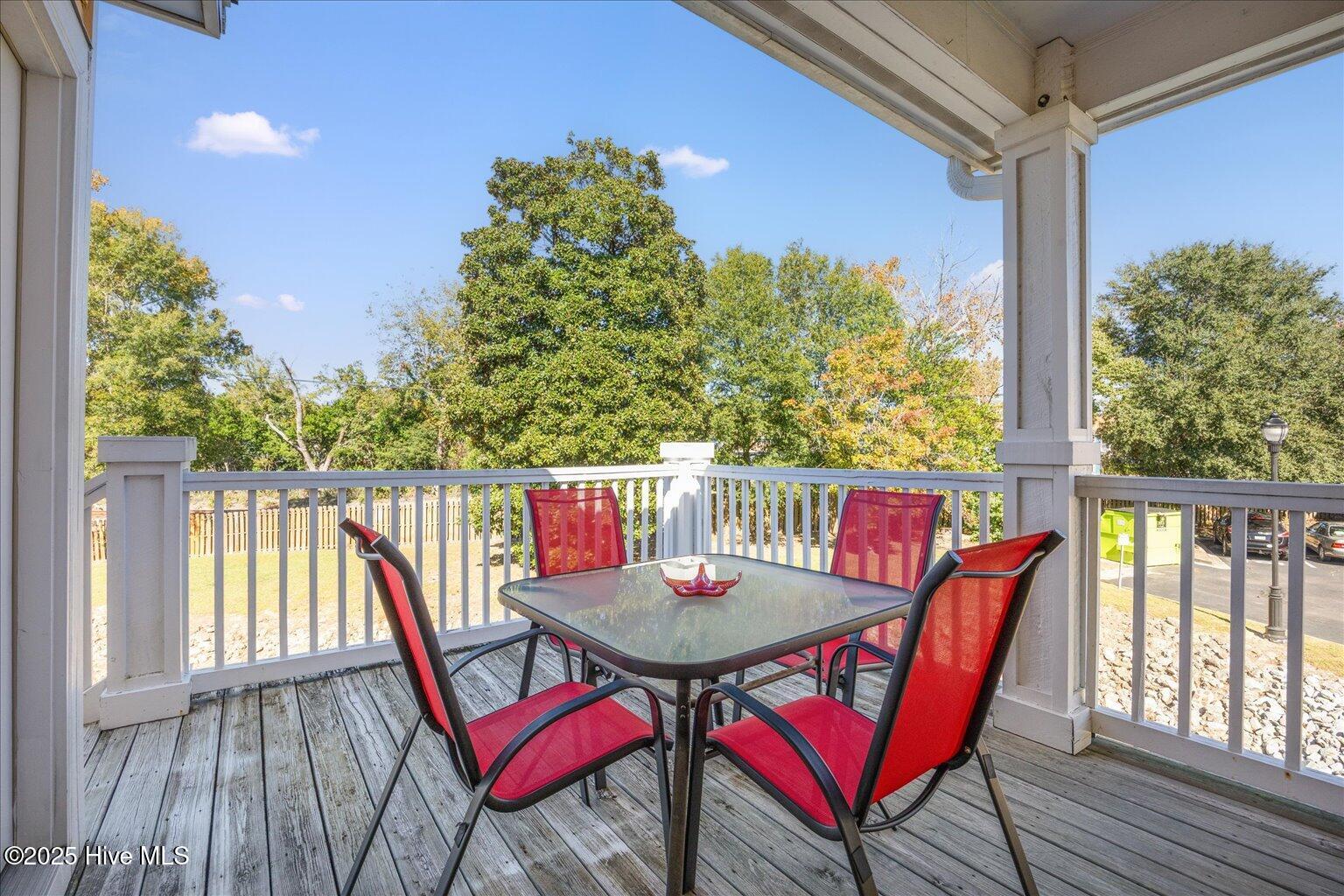 100540779 | Photo 45