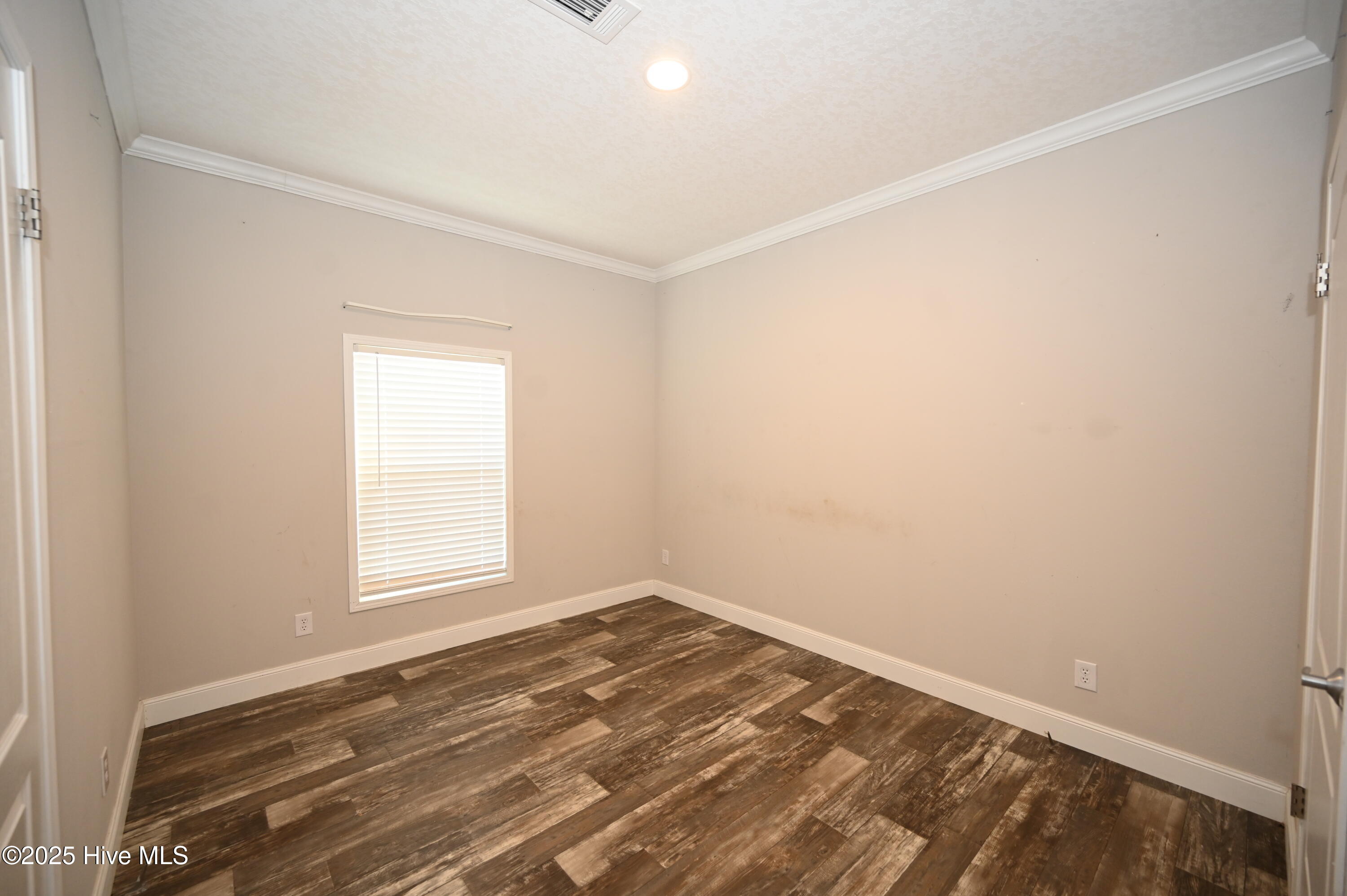 100541262 | Photo 28