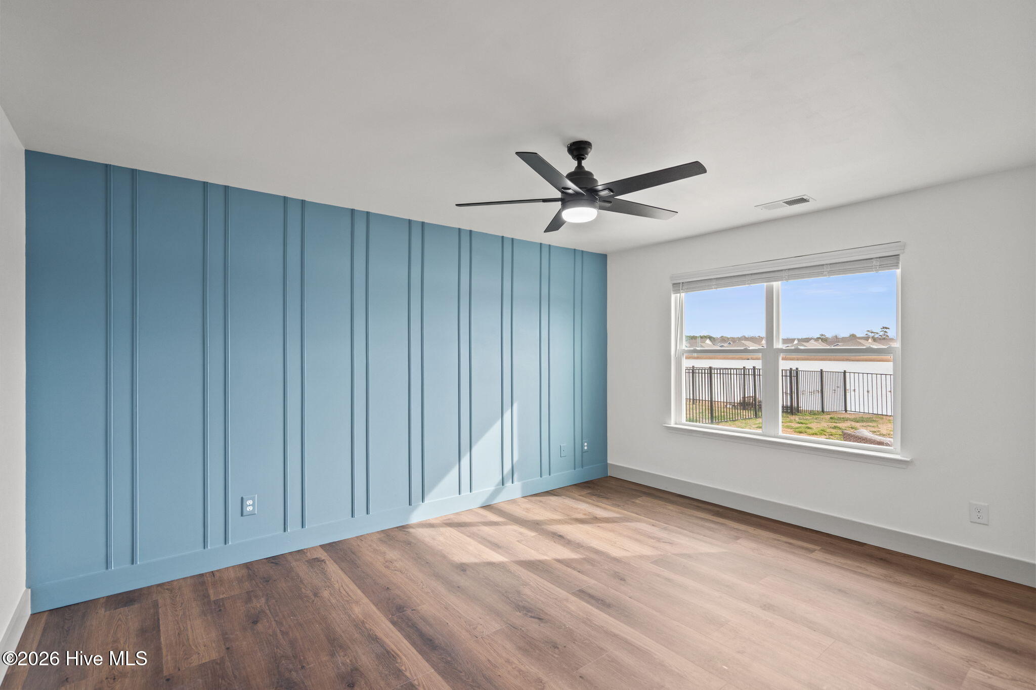 100555657 | Photo 31