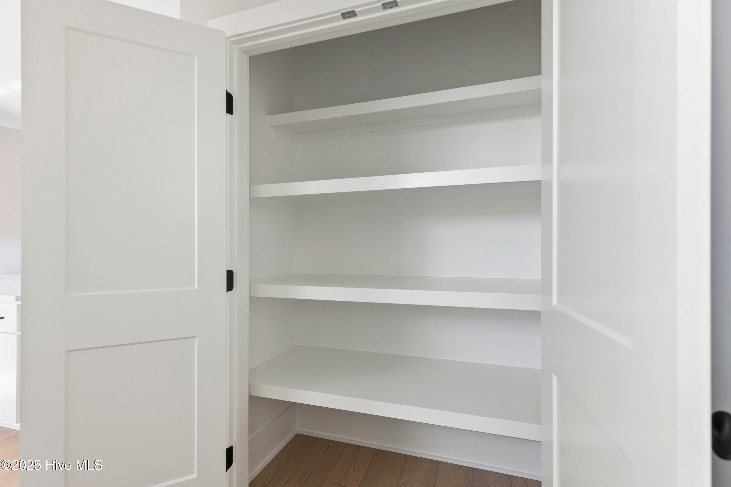 100544880 | Photo 22