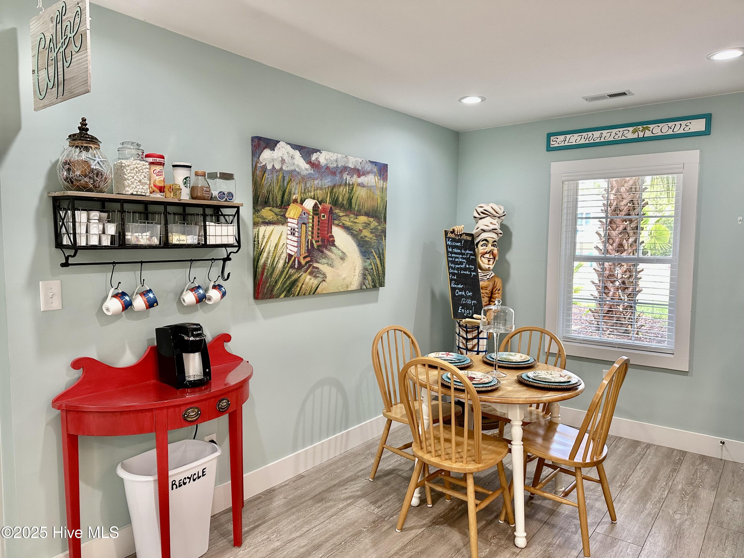 100559925 | Photo 46