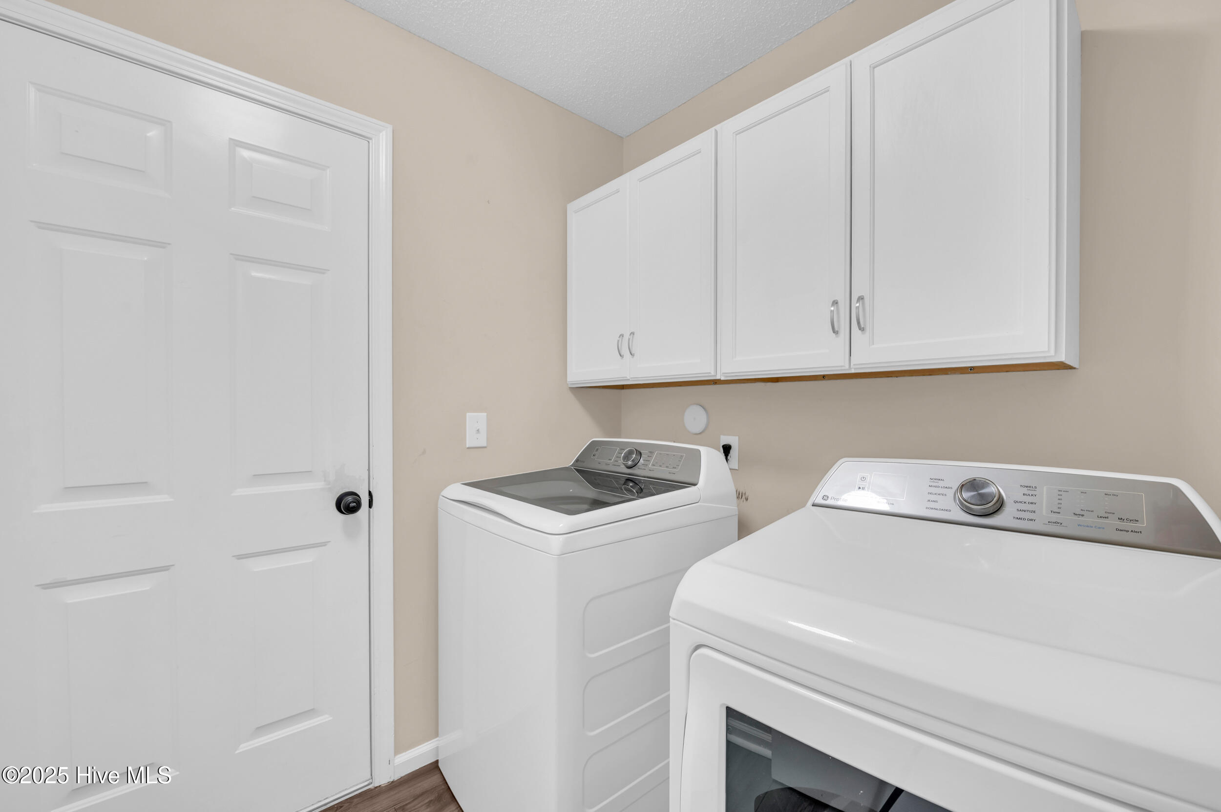 100543780 | Photo 23