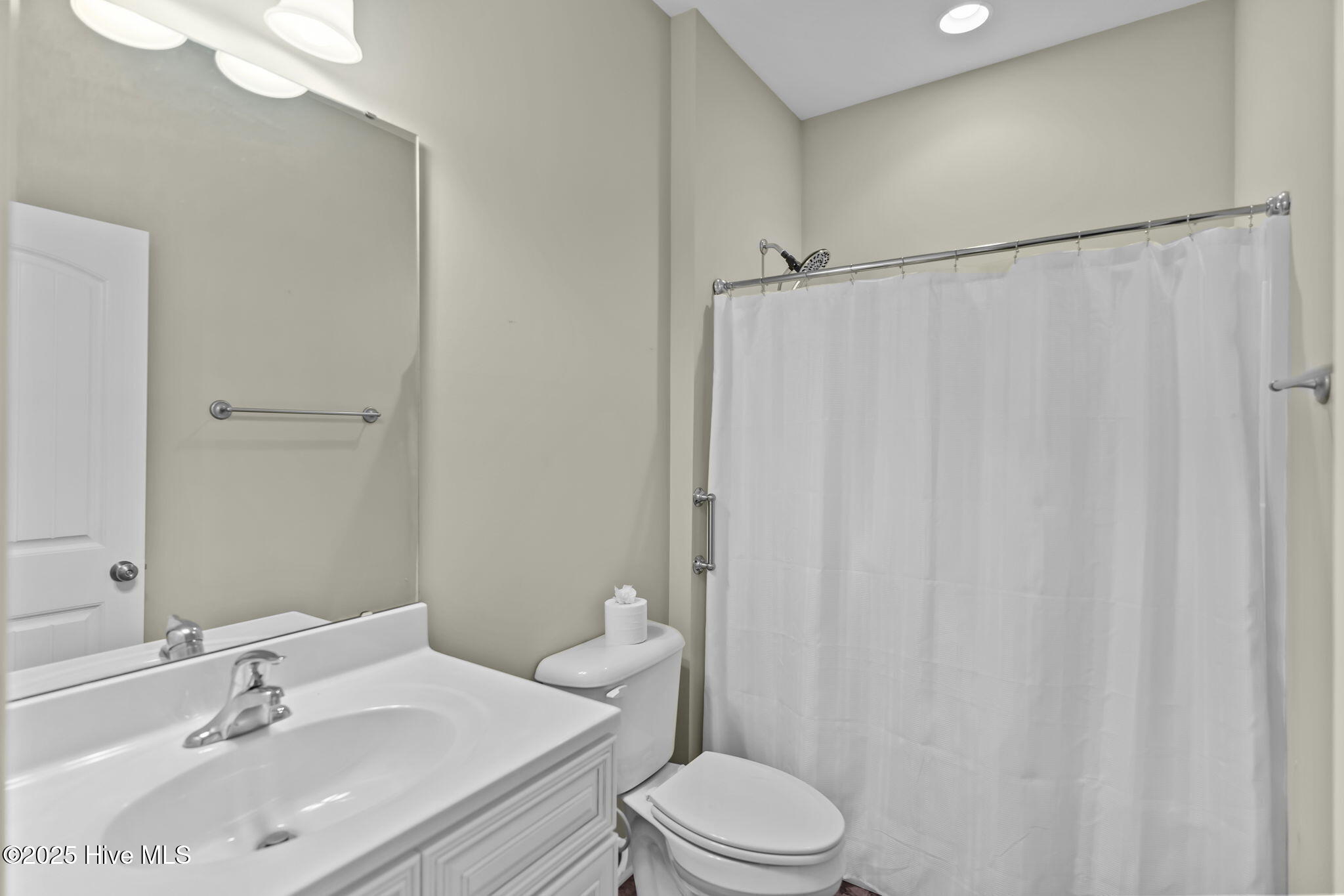 100543920 | Photo 13