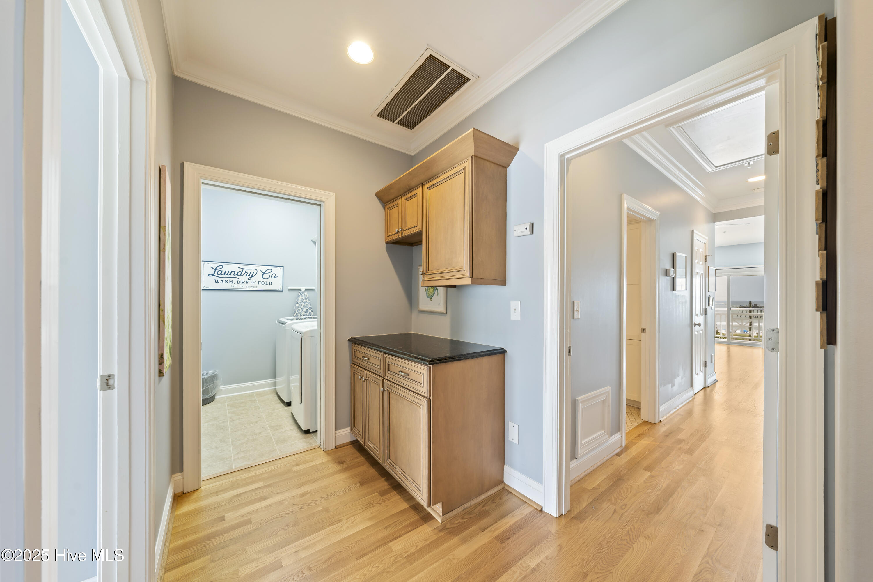 100530858 | Photo 28