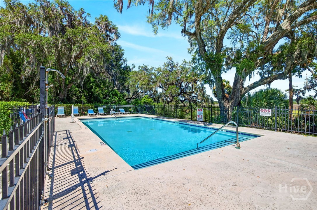 Community pool