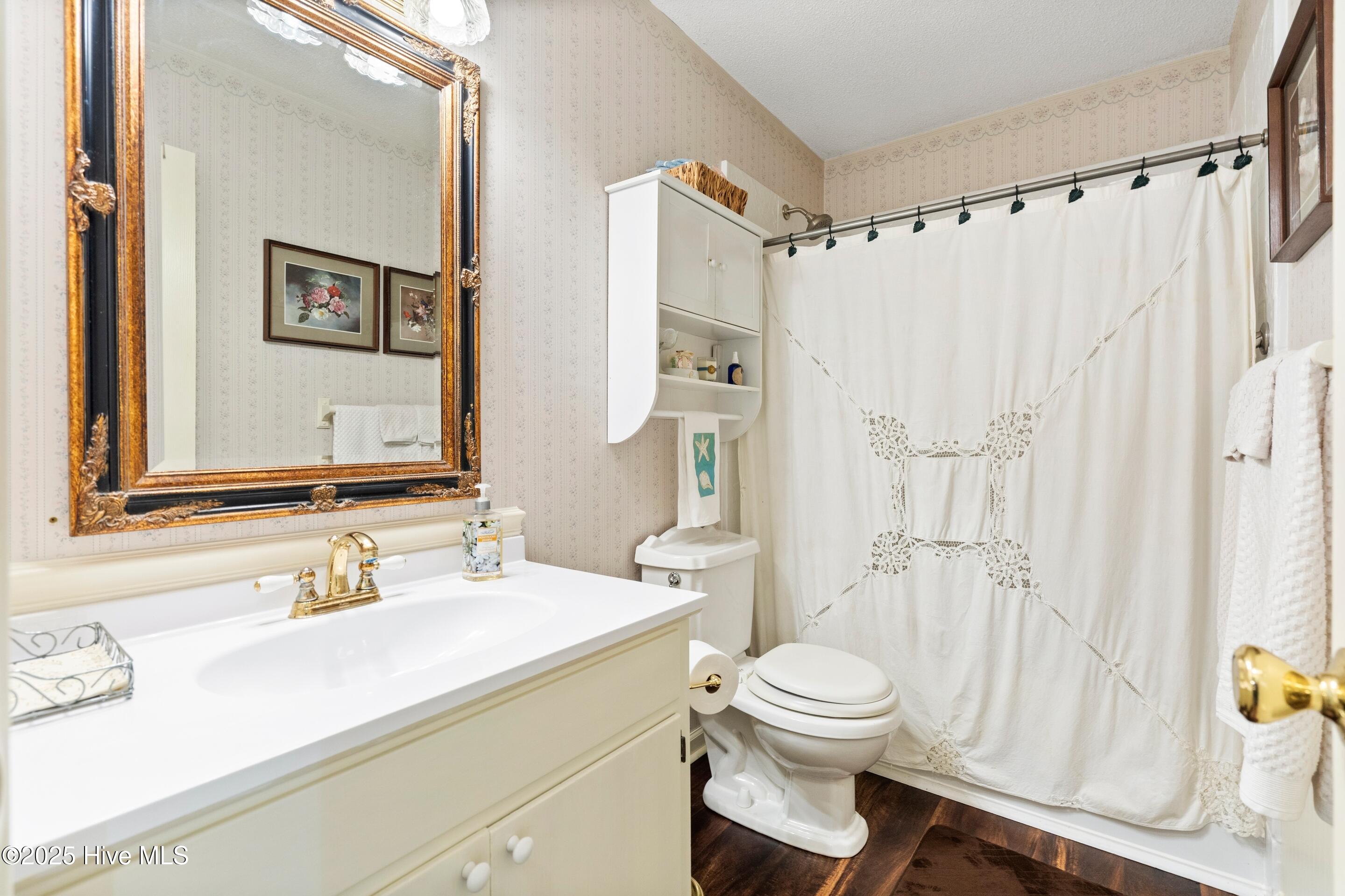 100548046 | Photo 18