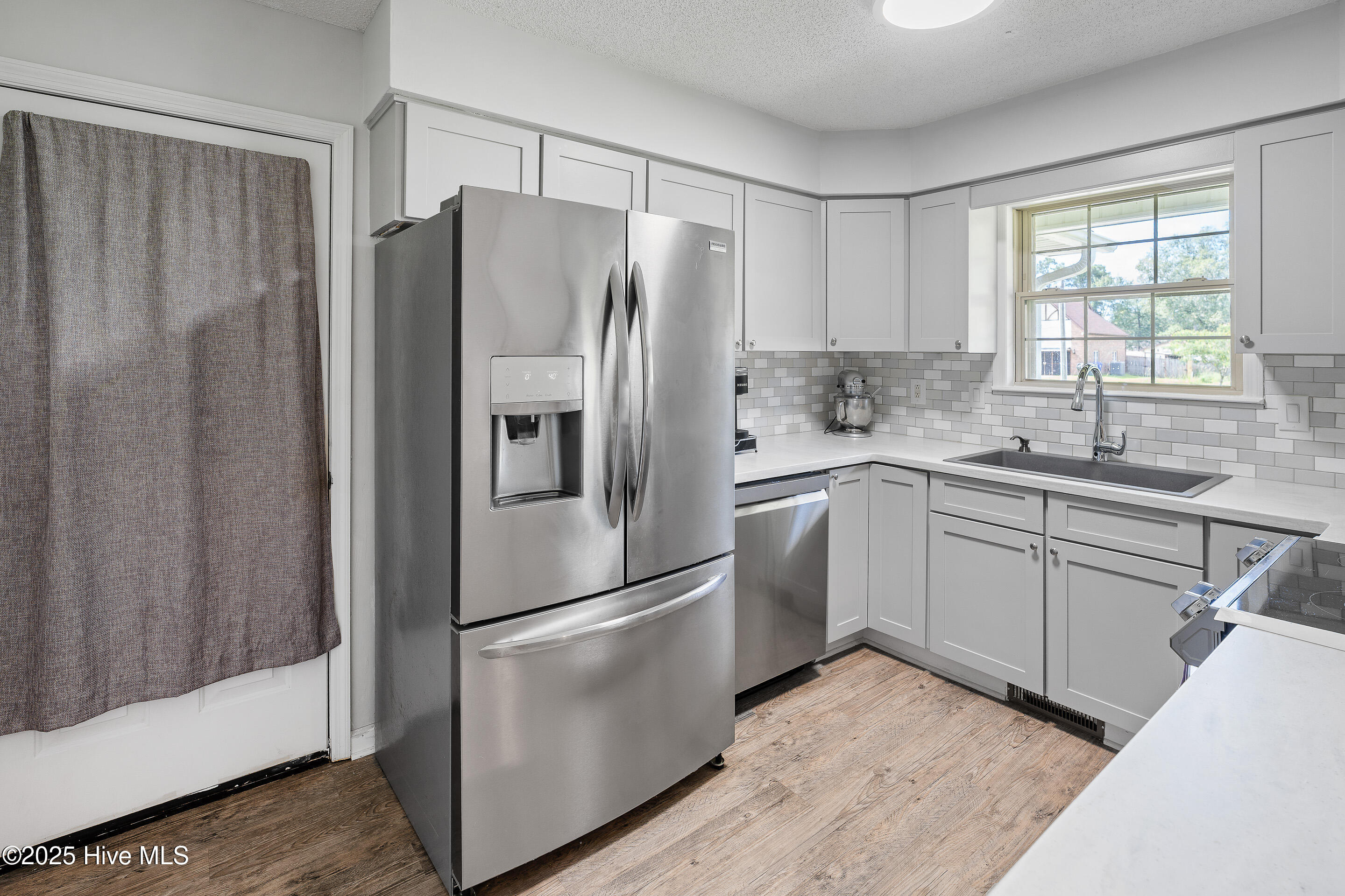 100523707 | Photo 16