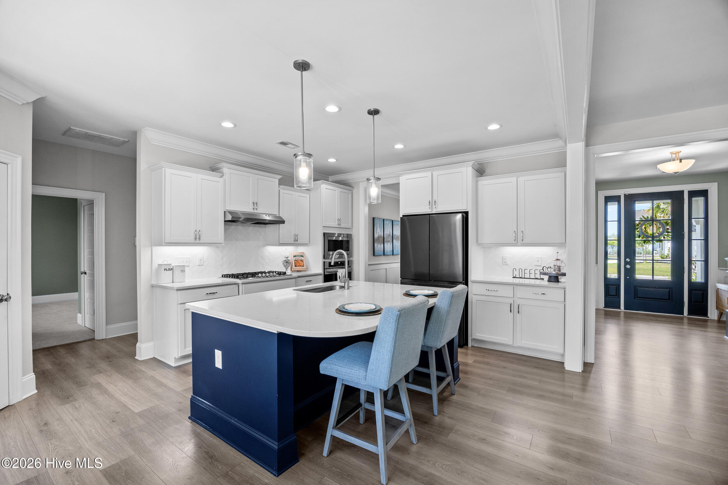 100567603 | Photo 12