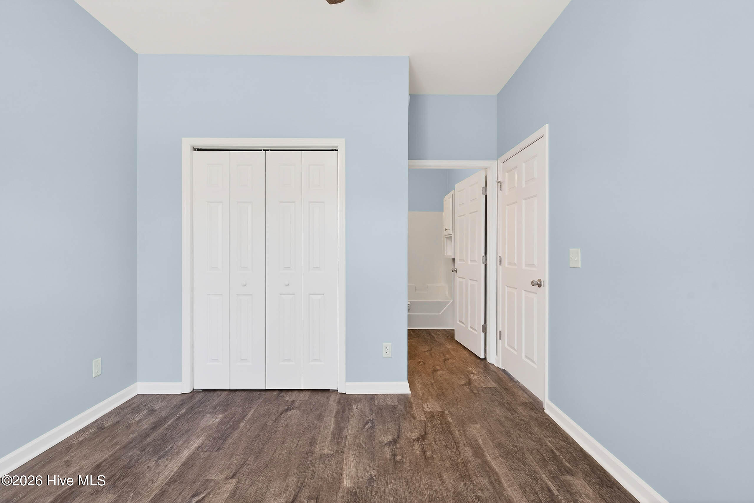 100564275 | Photo 22