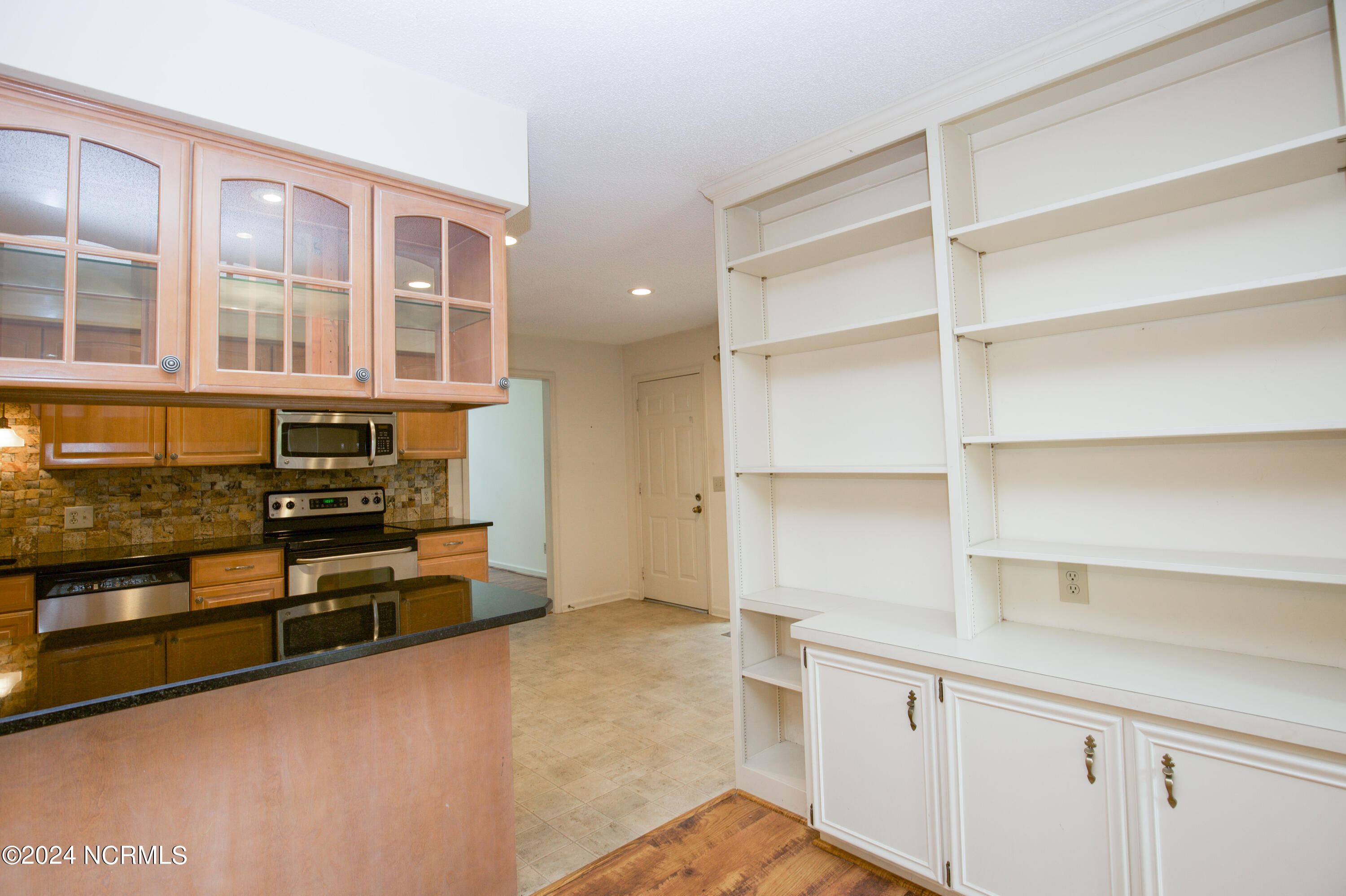 620 Diamondhead Dr S-21