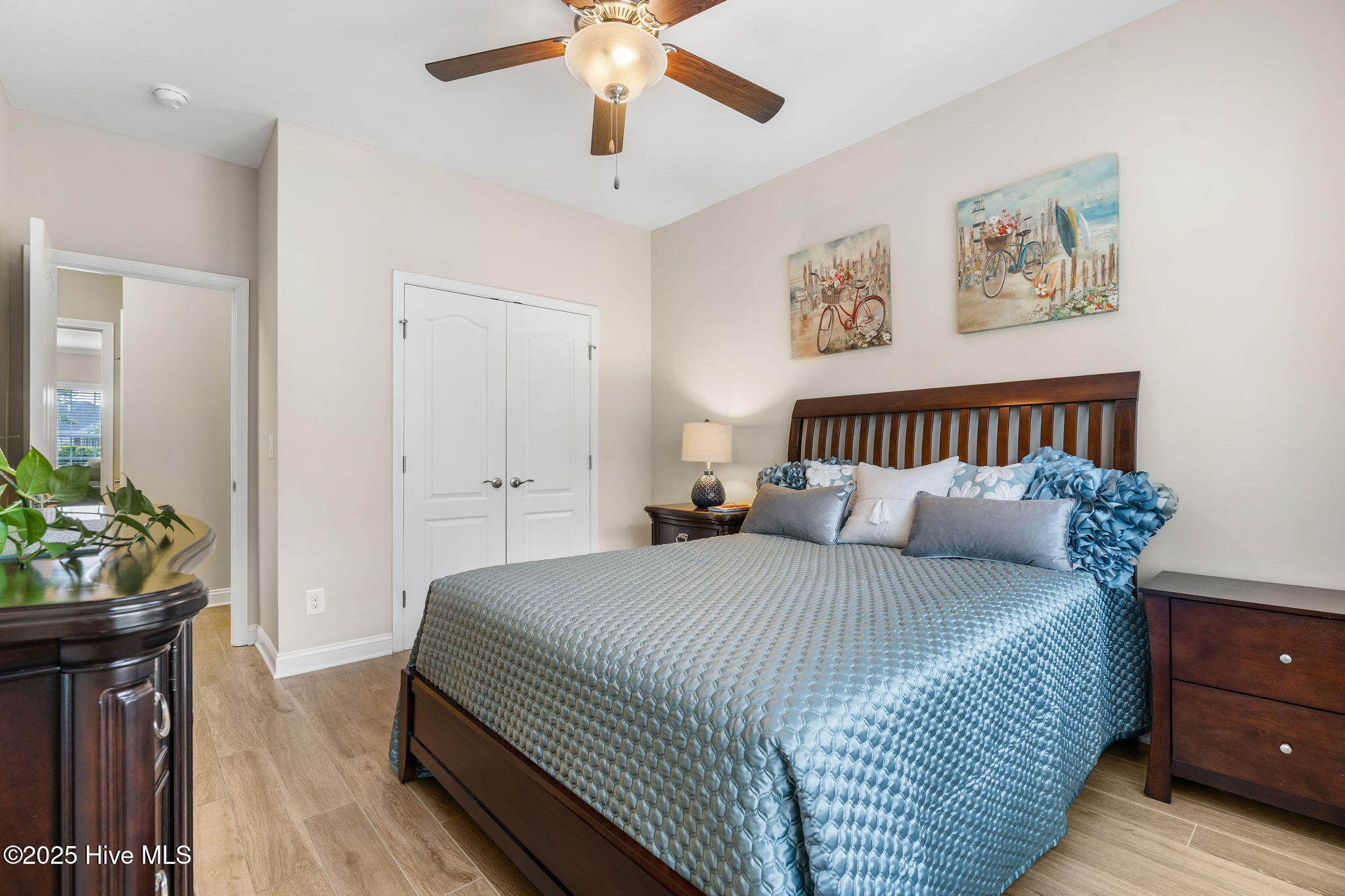 100531104 | Photo 40