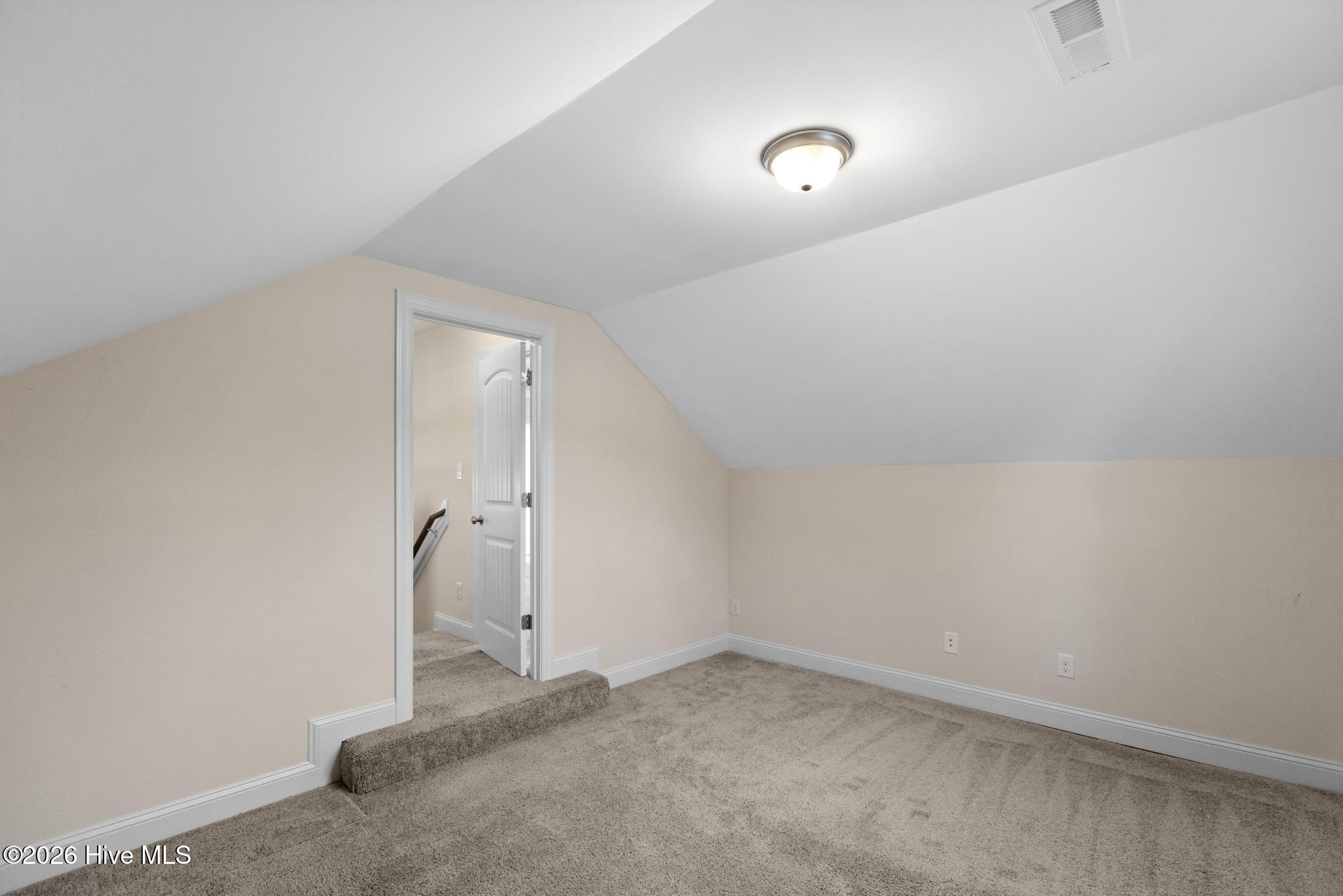 100560656 | Photo 23