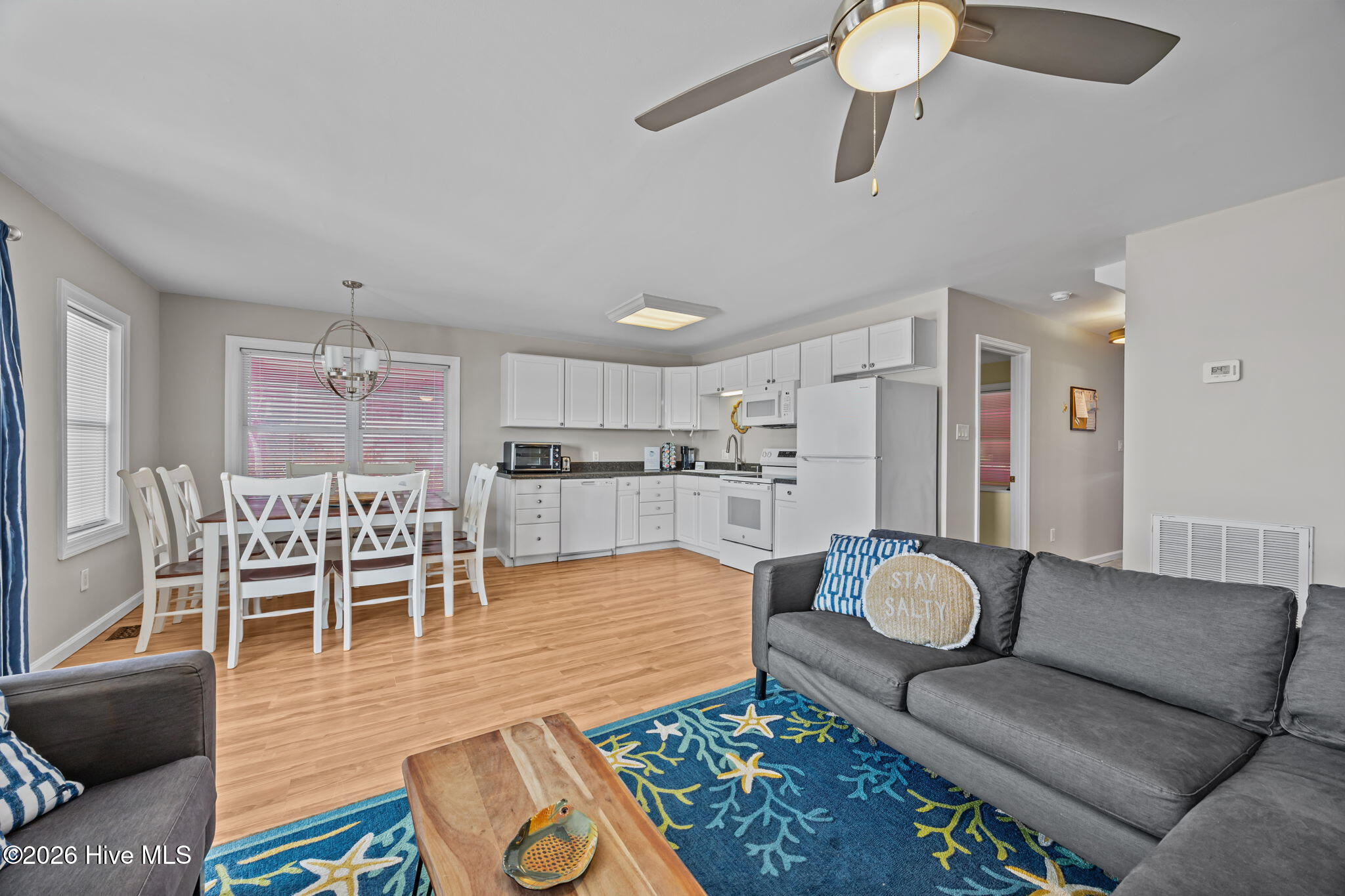 100559652 | Photo 30