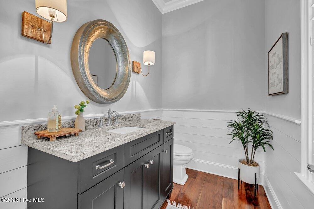 100563966 | Photo 21