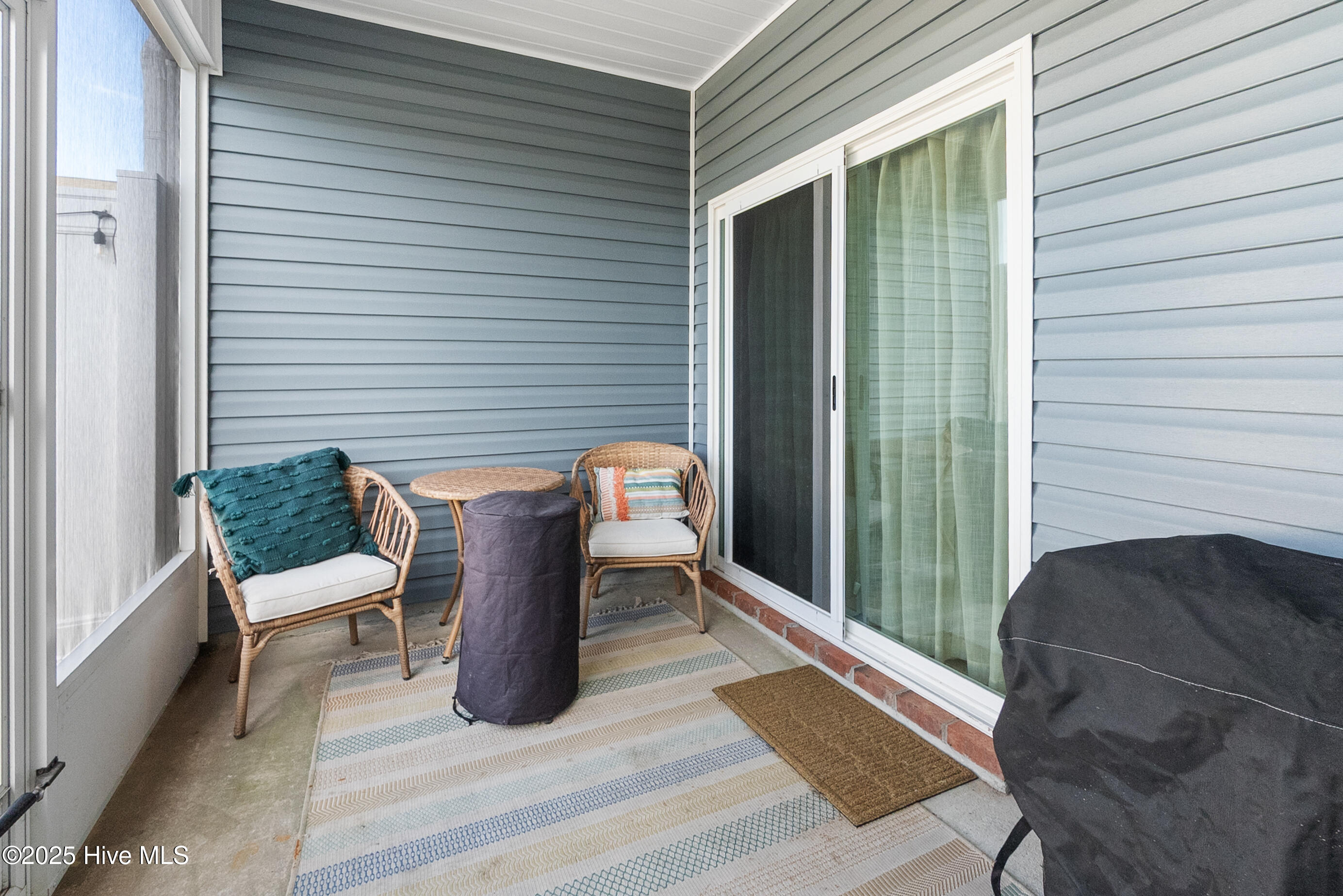 100545526 | Photo 21