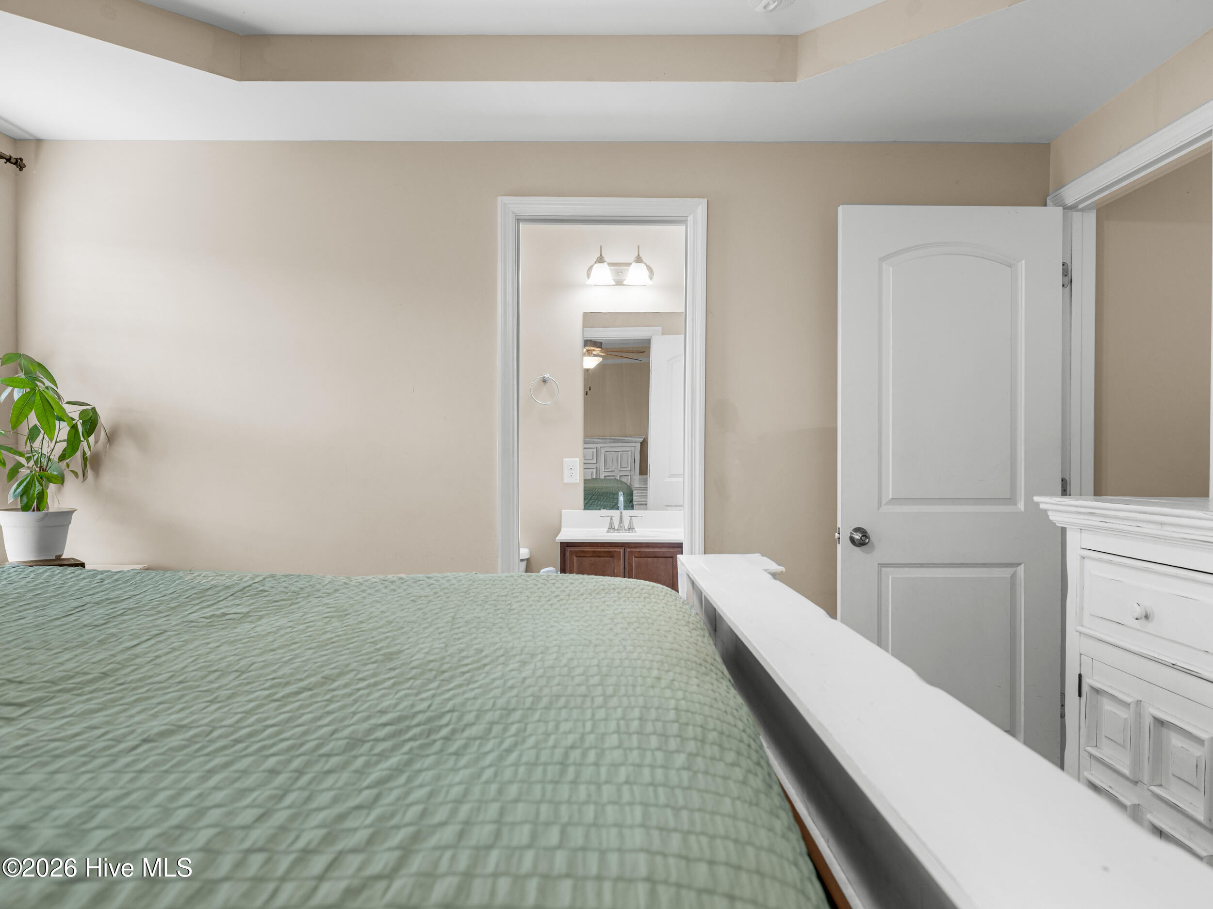 100552260 | Photo 18