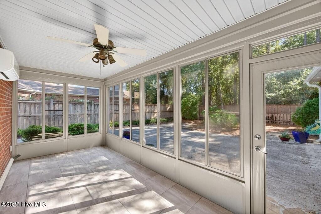 100535369 | Photo 34