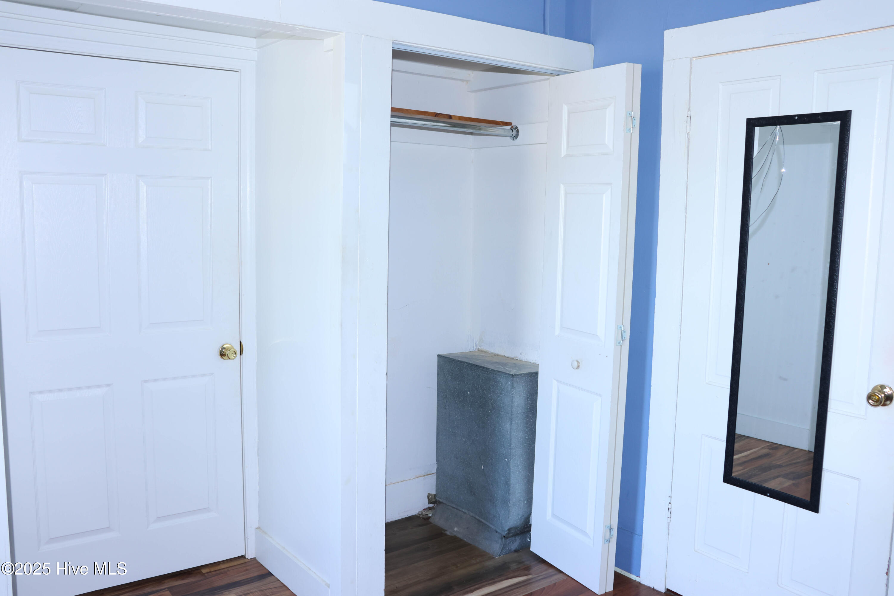 100512838 | Photo 10