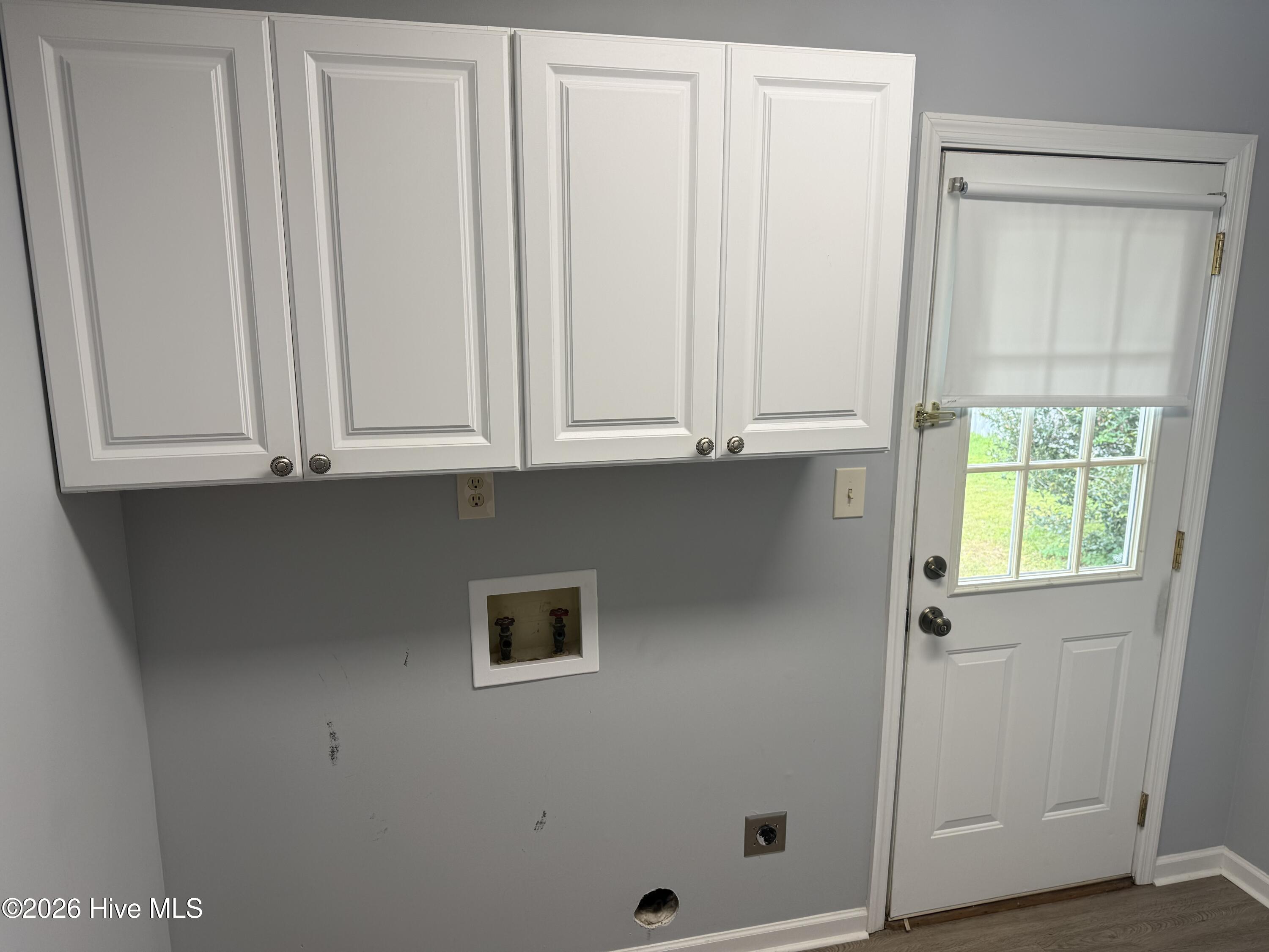 100570594 | Photo 16