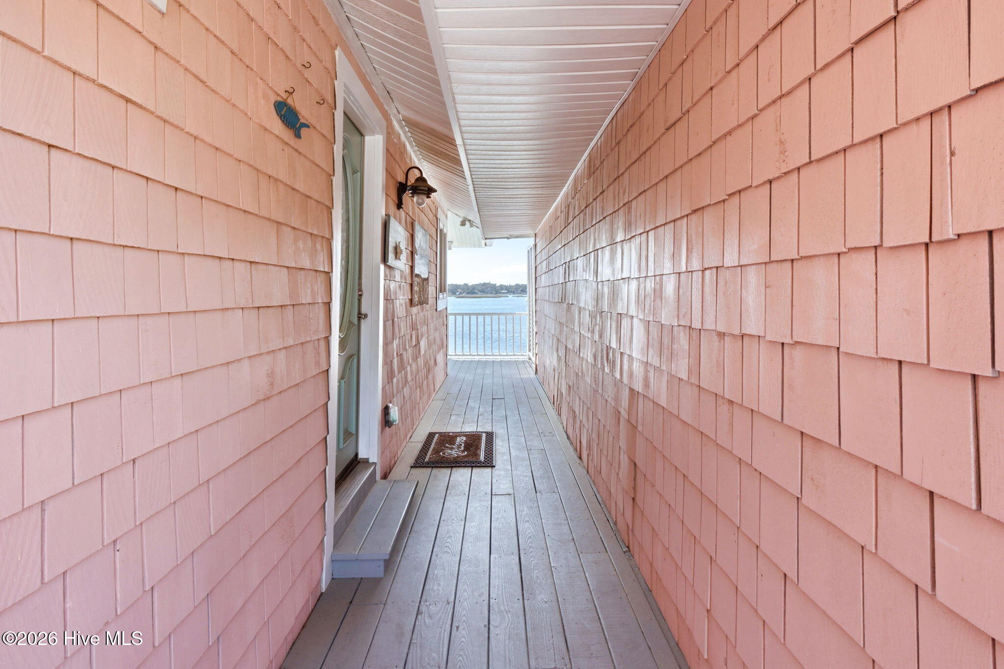 100581427 | Photo 22