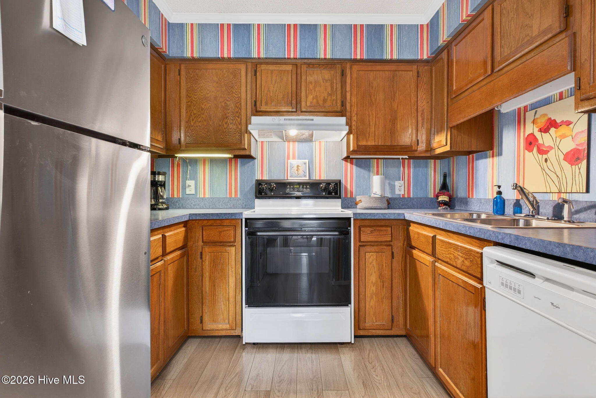 100568537 | Photo 11