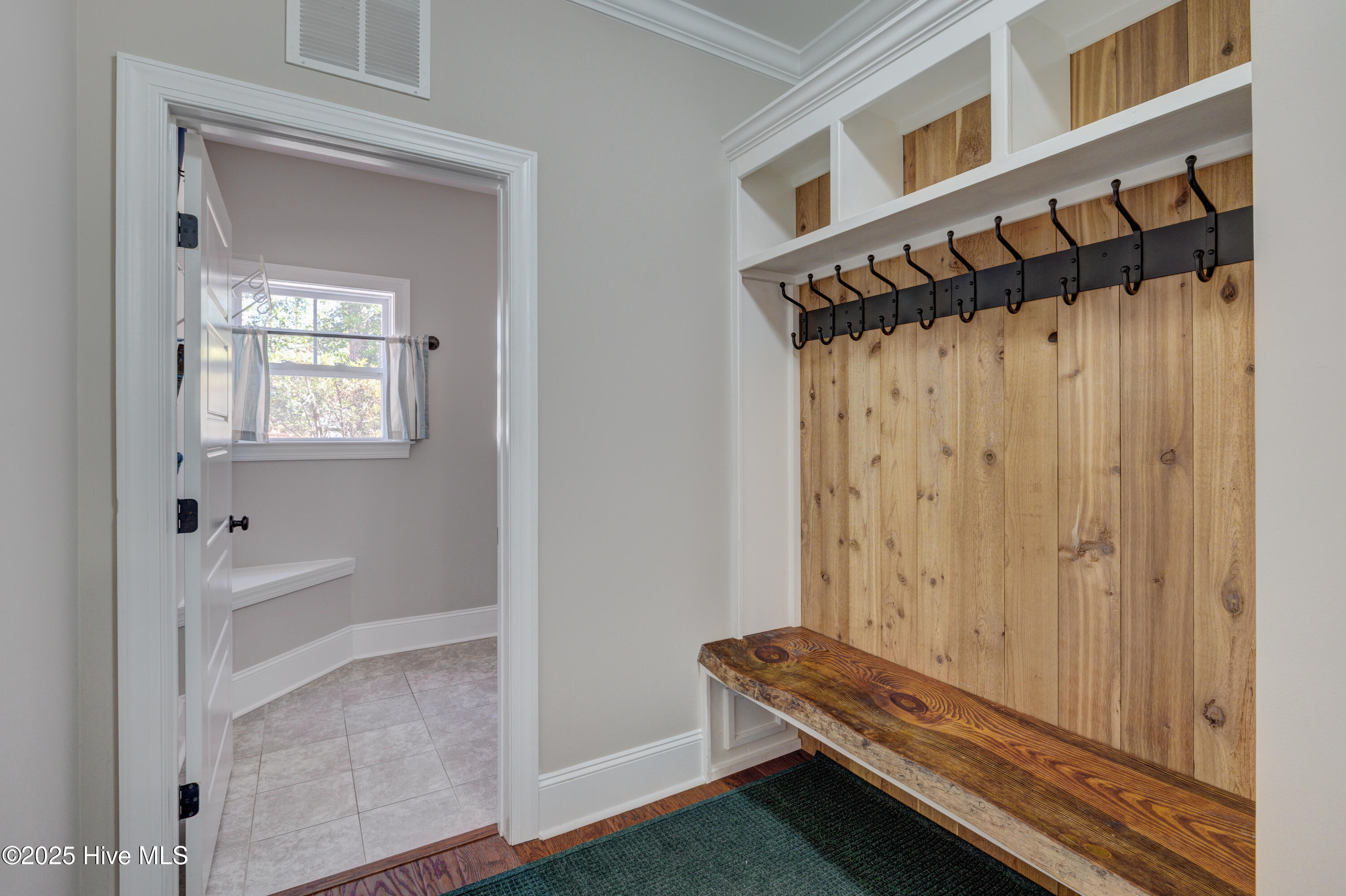 100496540 | Photo 33