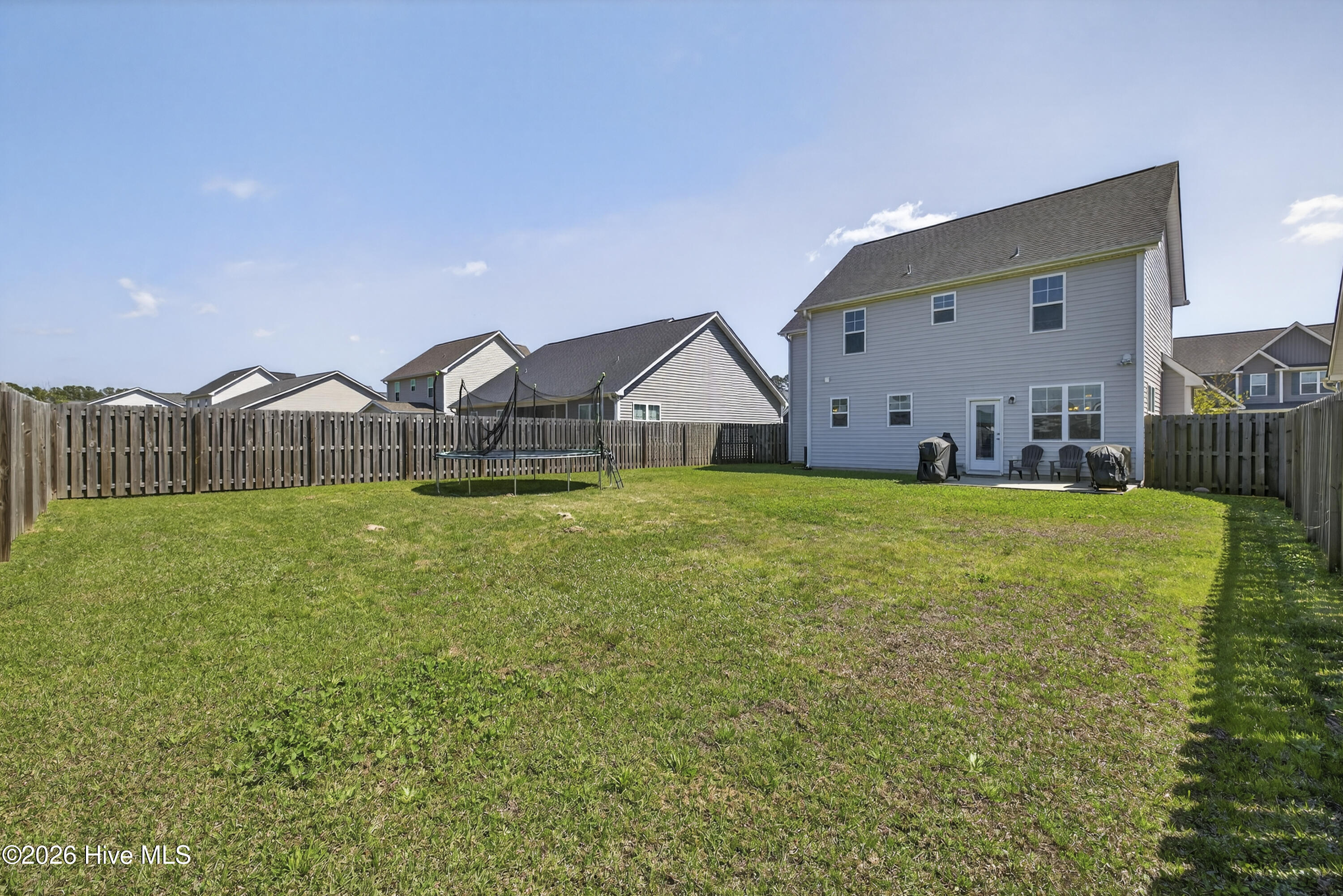 100563705 | Photo 38