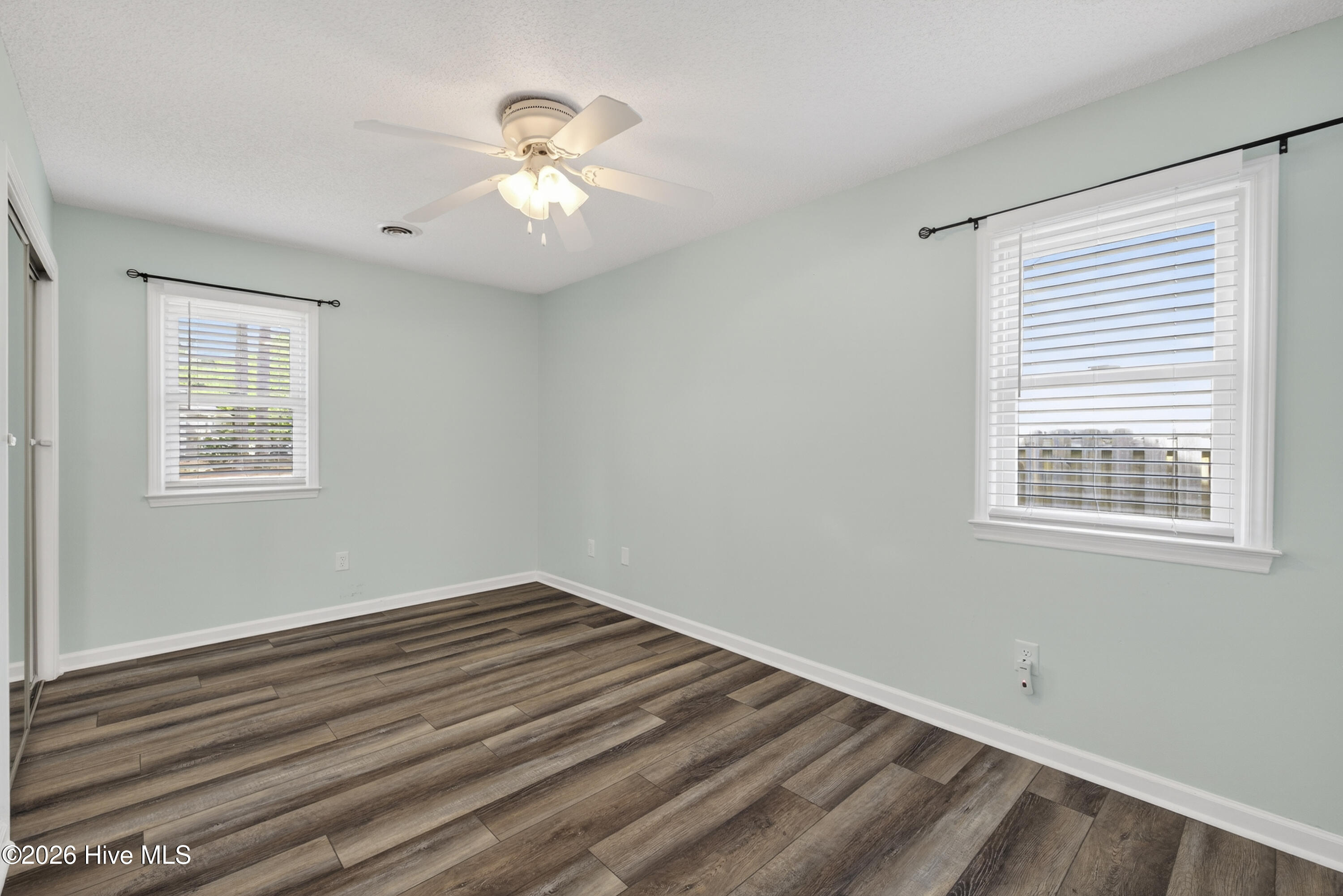 100563145 | Photo 19