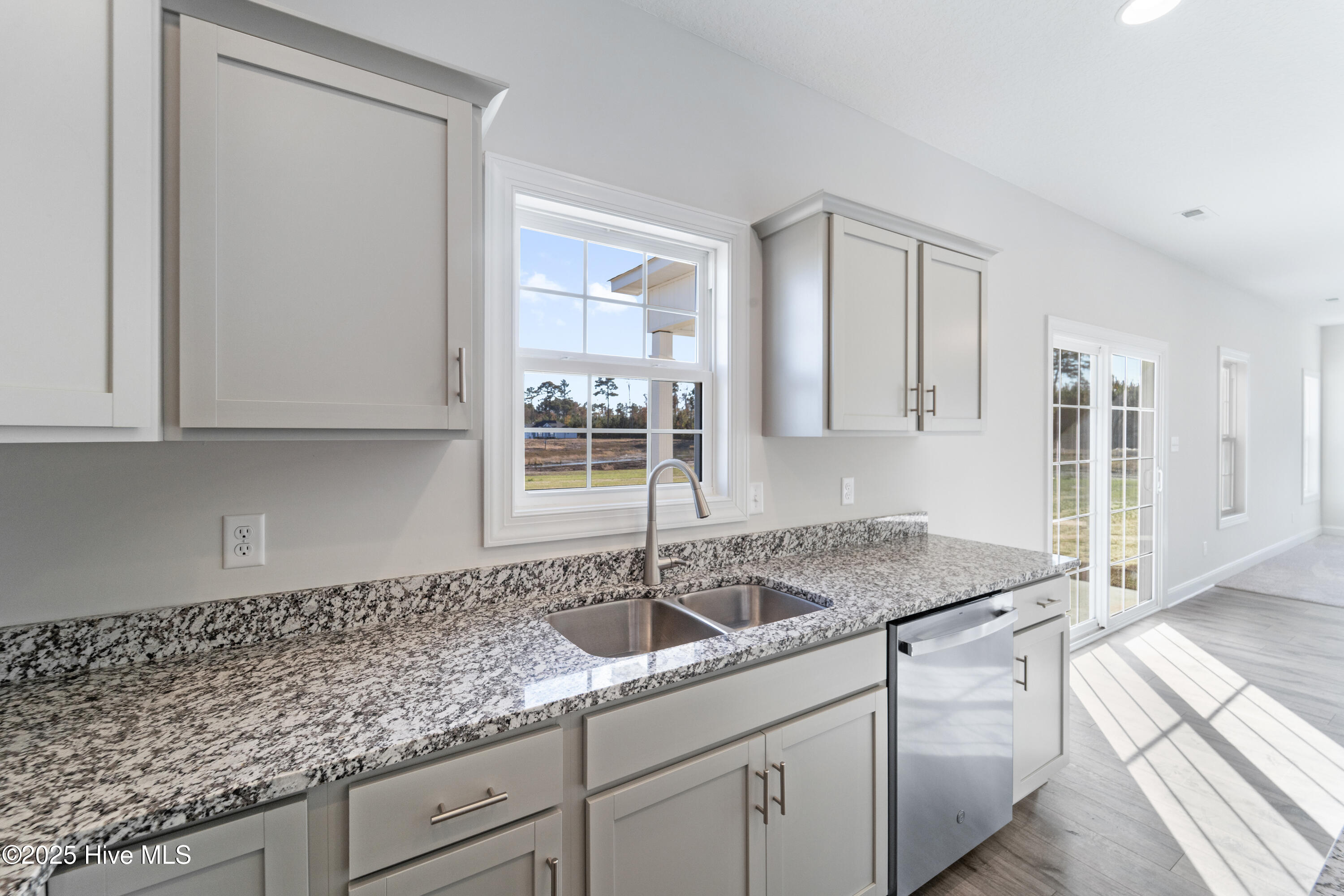 100507154 | Photo 13