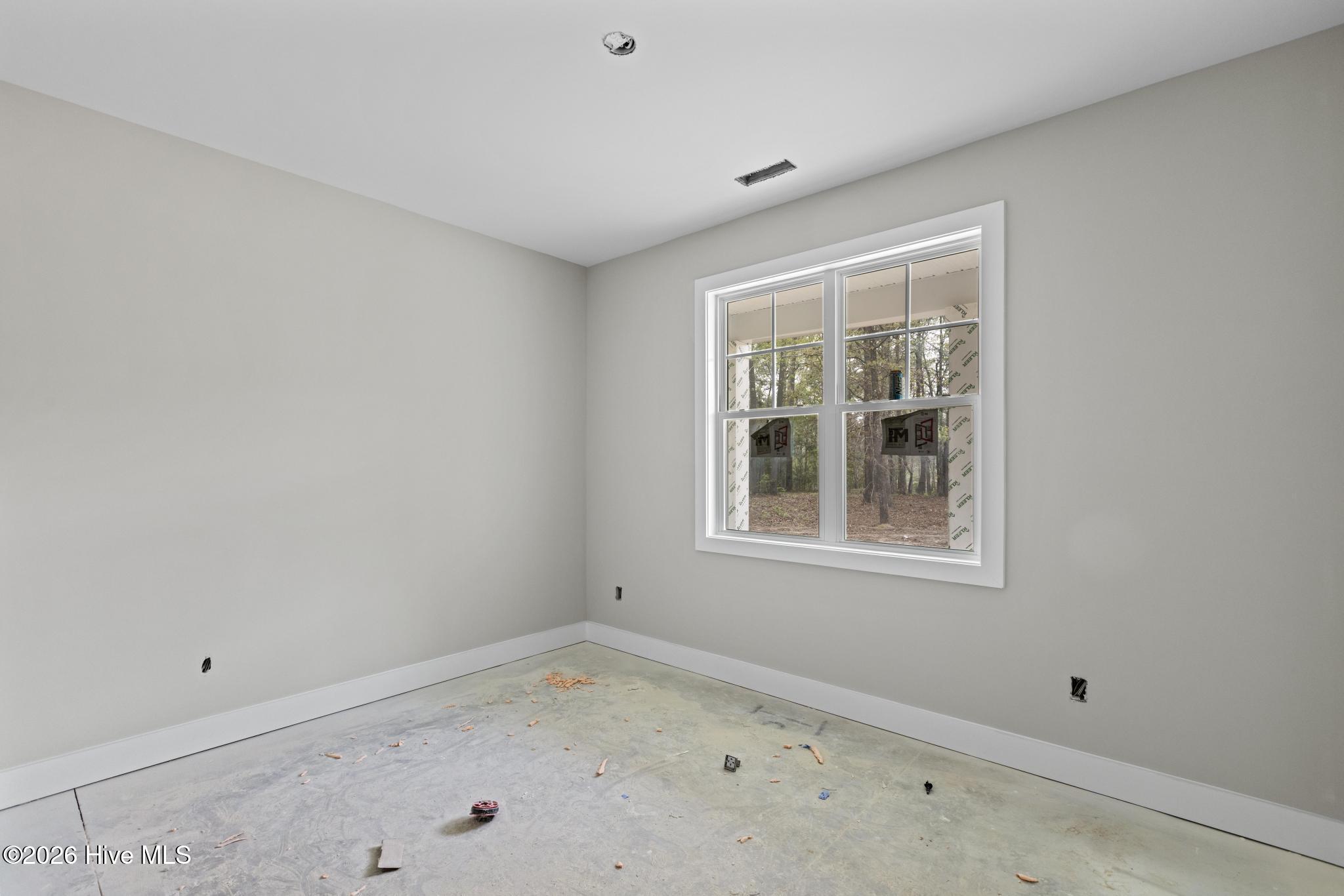 100566204 | Photo 11