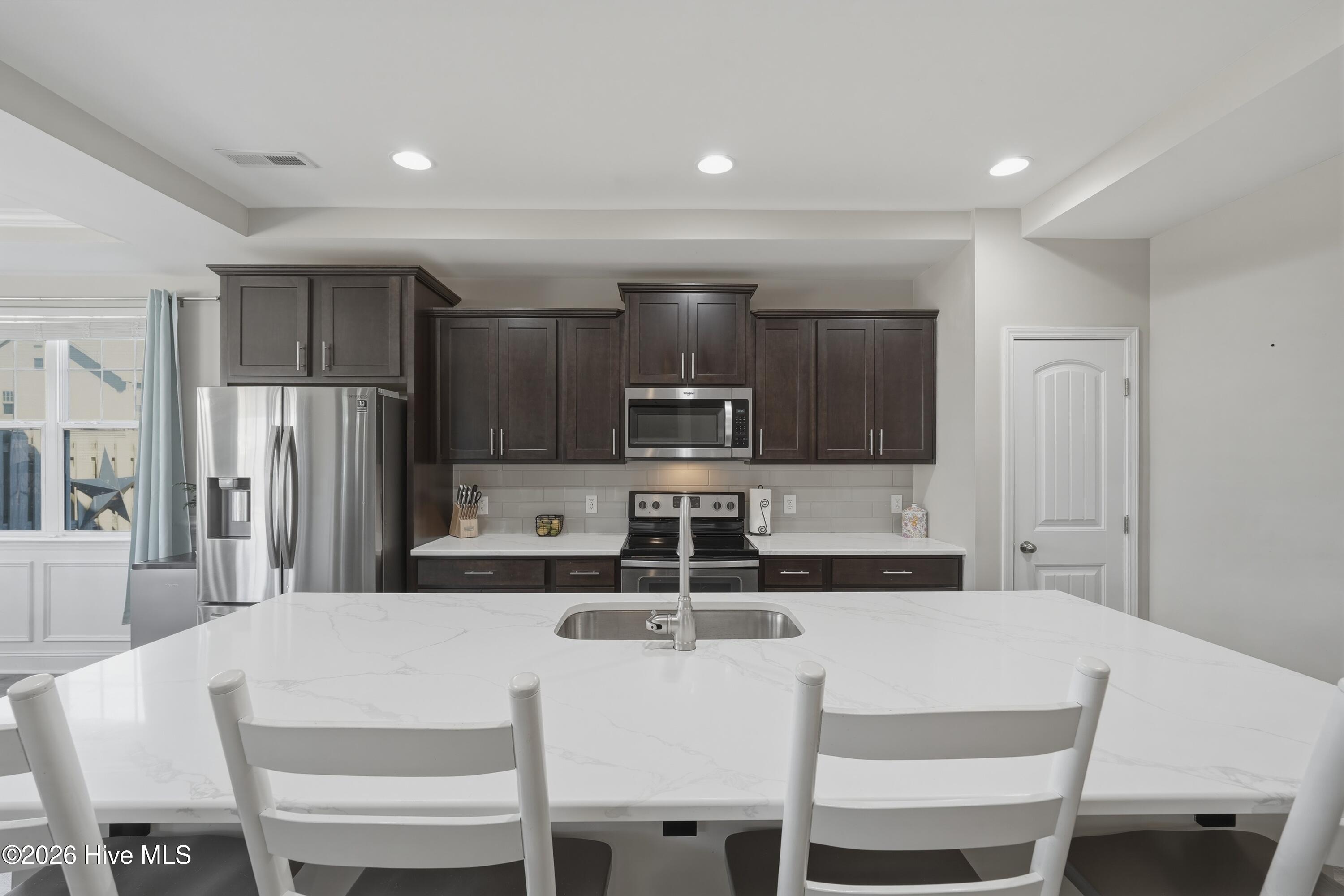 100557354 | Photo 27