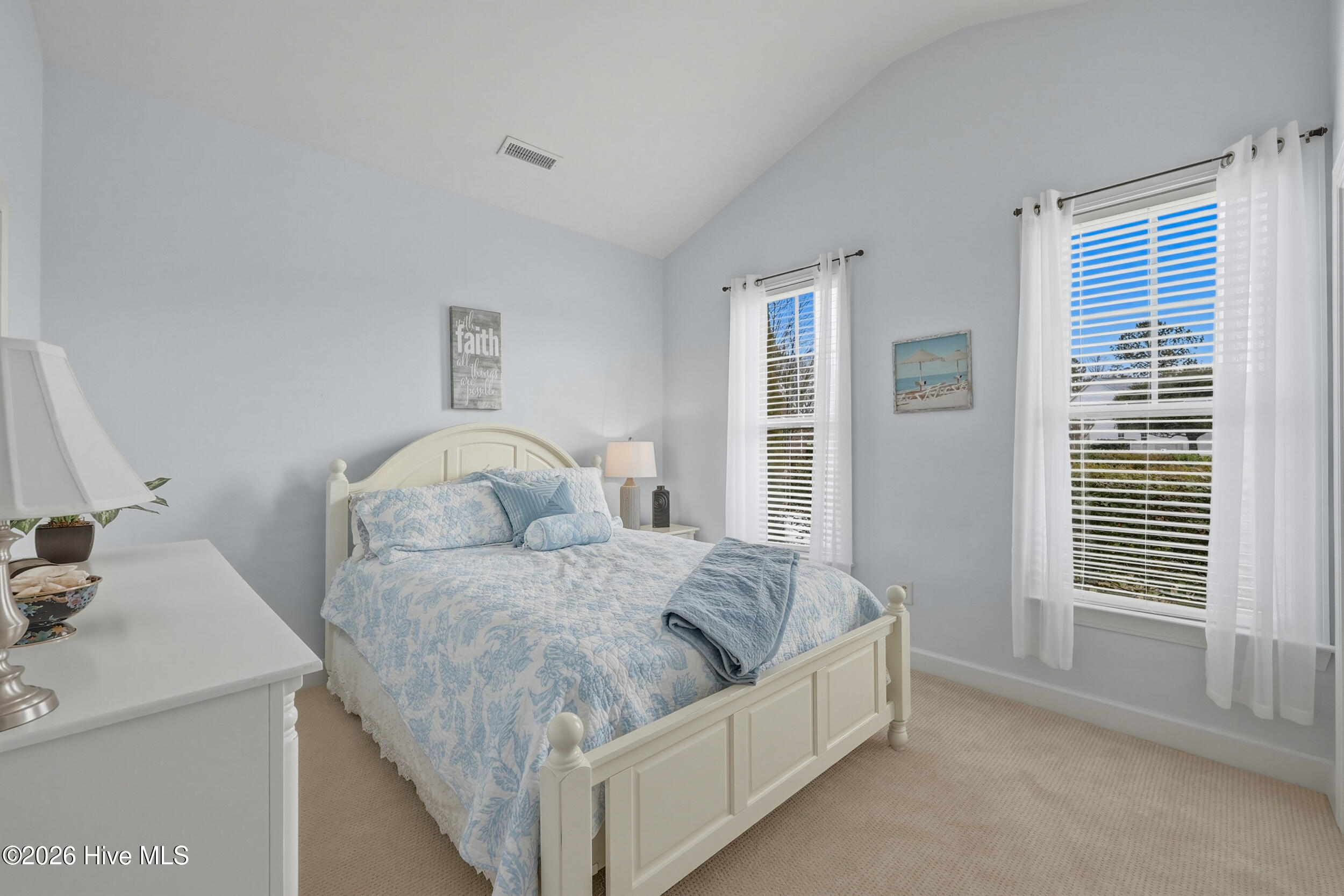 100555932 | Photo 33