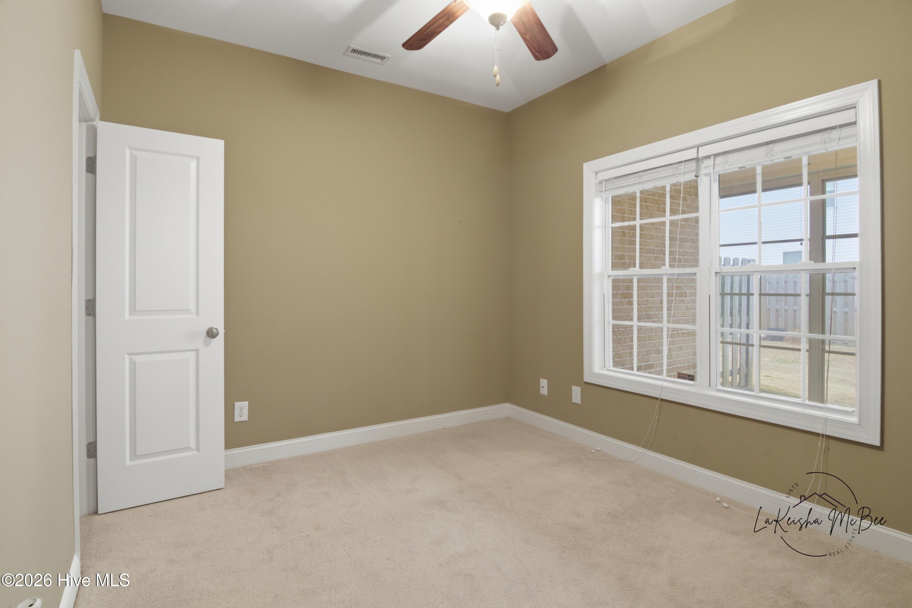 100553609 | Photo 23