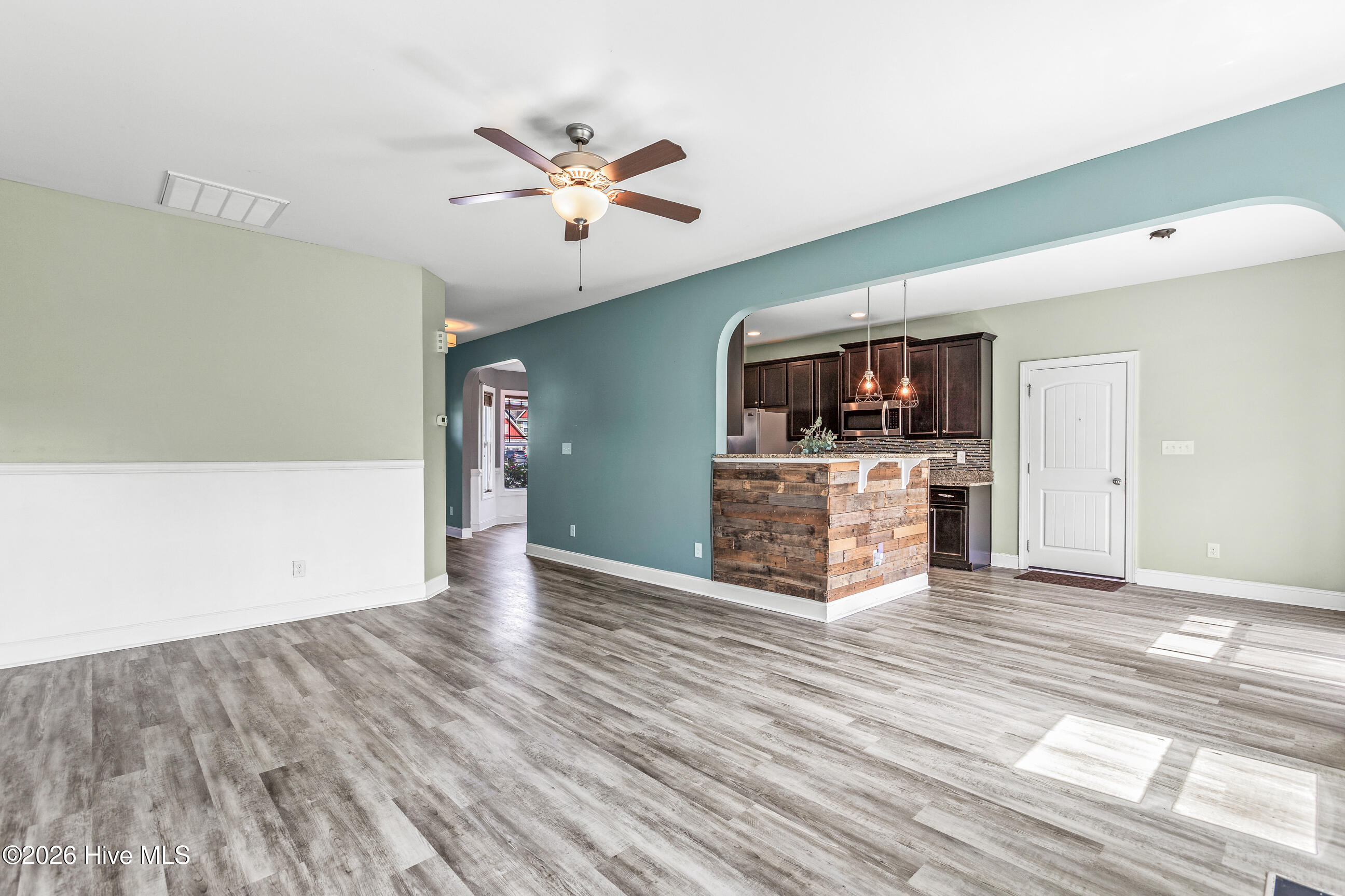 100567731 | Photo 10