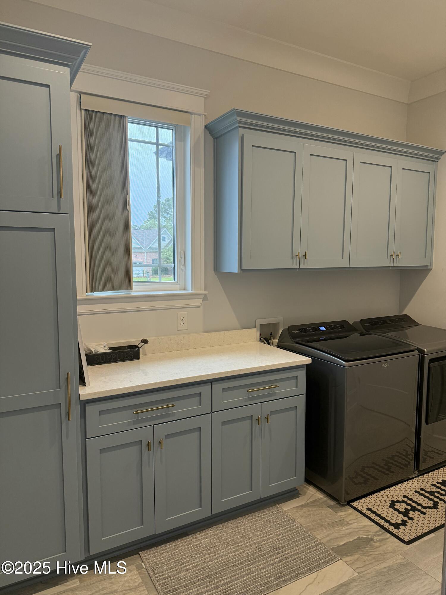 100547698 | Photo 36