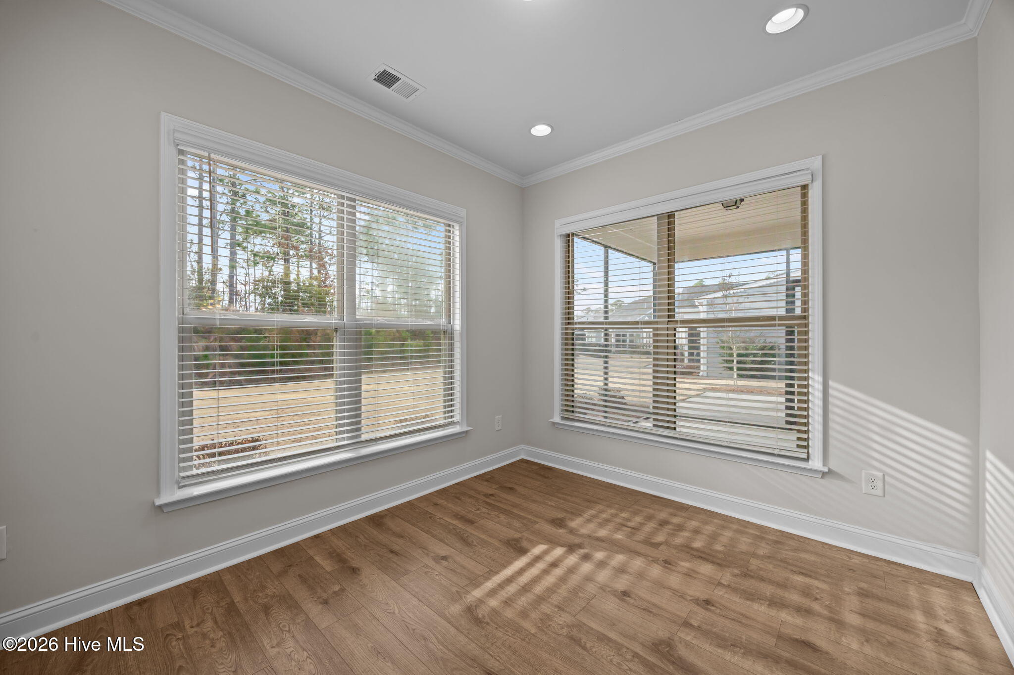 100551167 | Photo 12