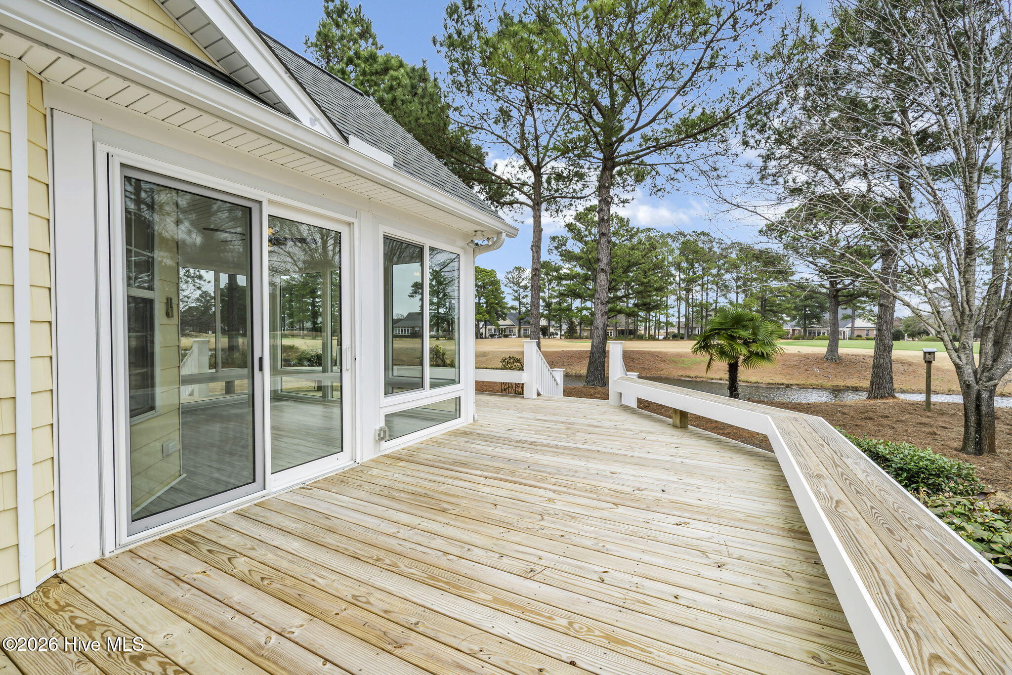 100557033 | Photo 36