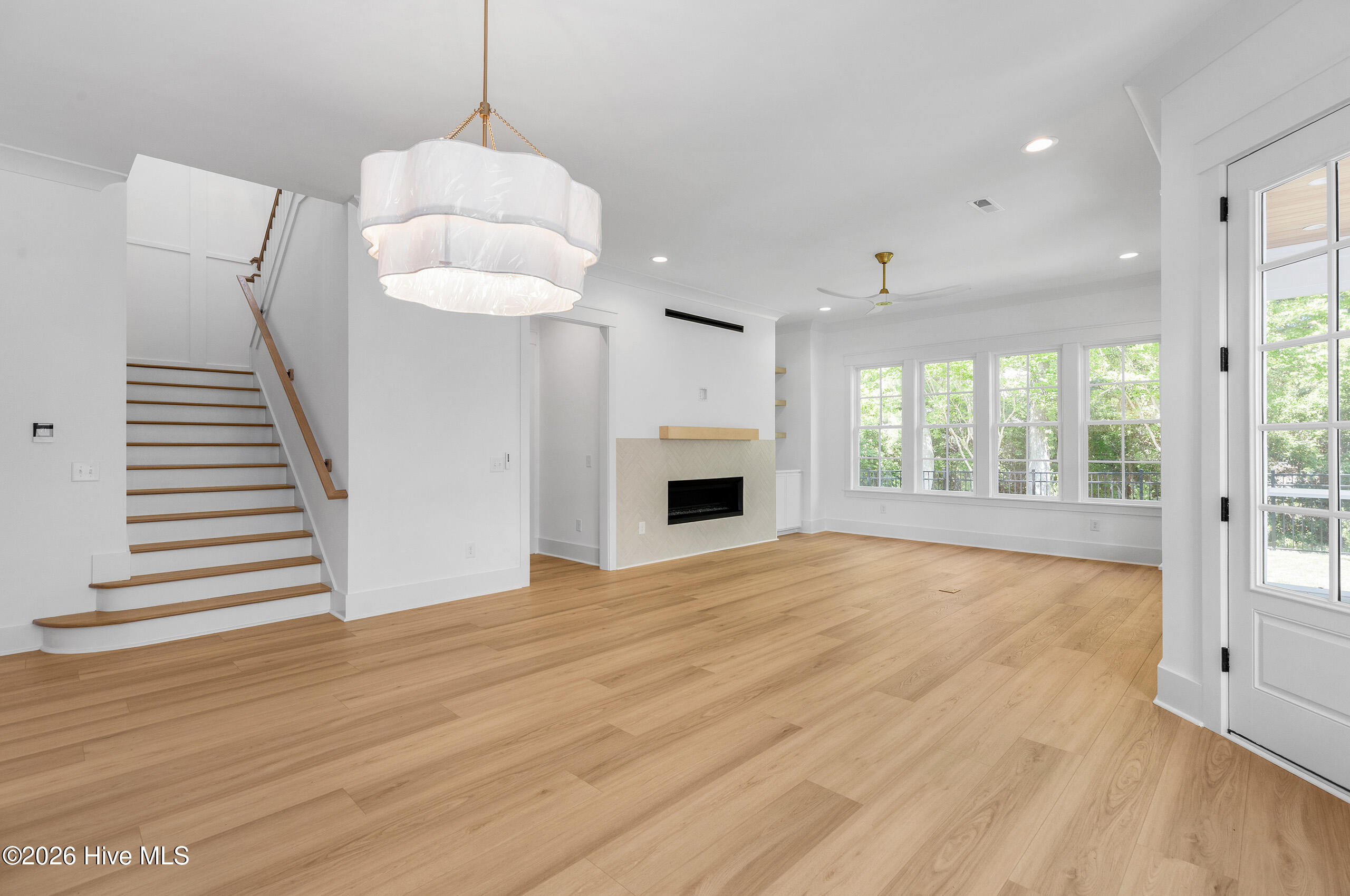 100519914 | Photo 35