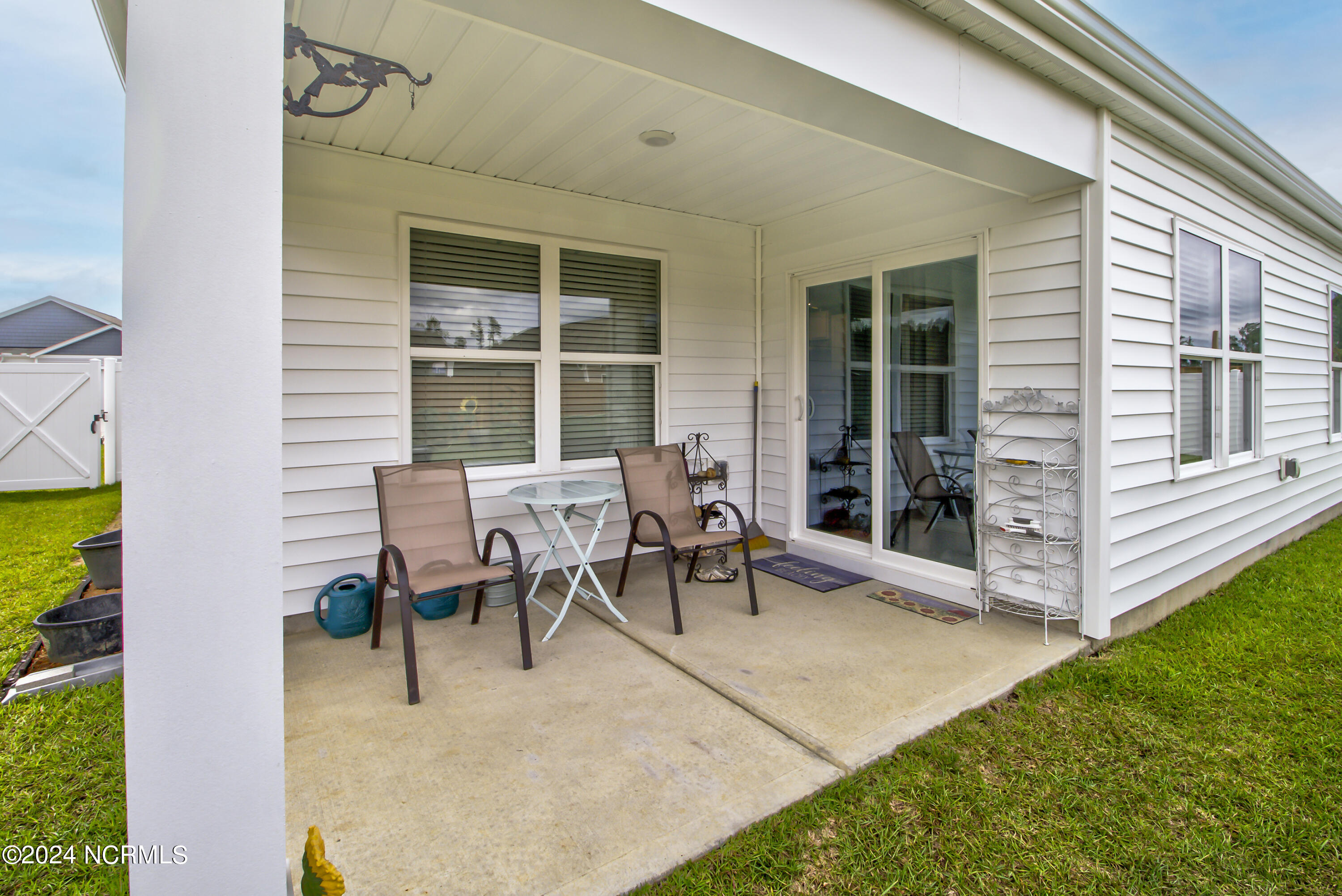 100563722 | Photo 37