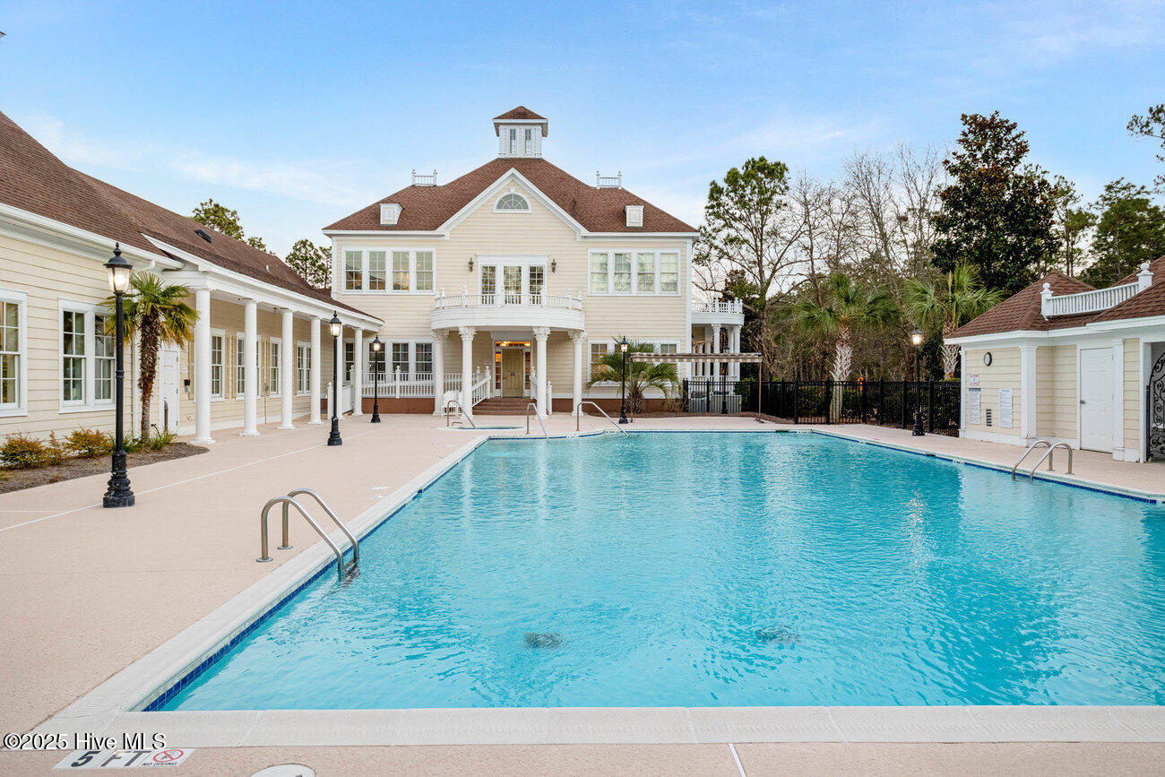 100547081 | Photo 63