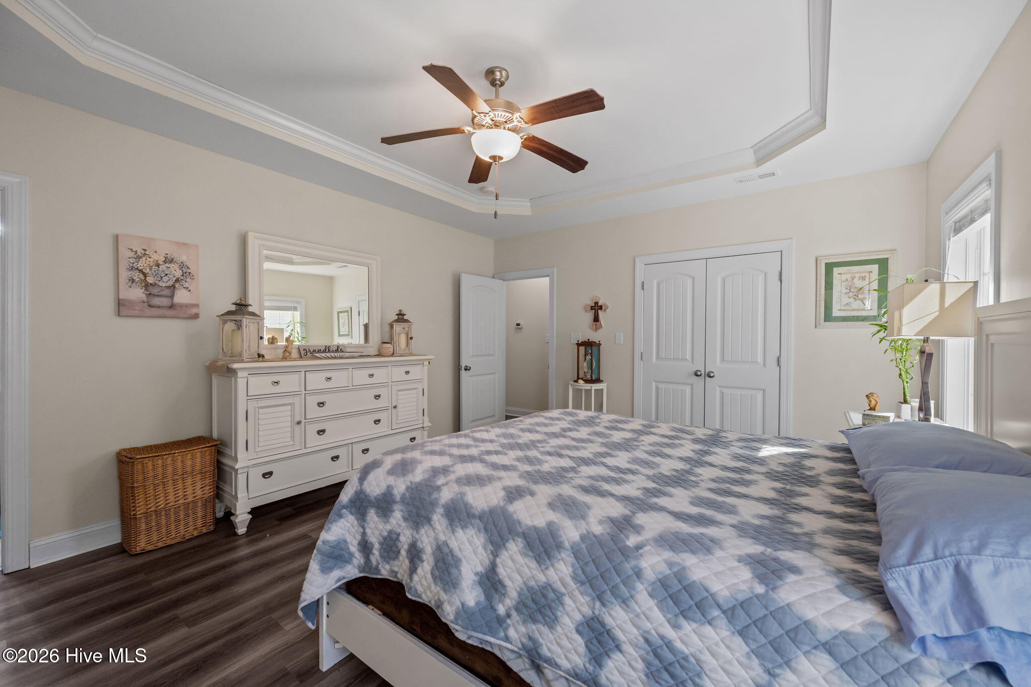 100554000 | Photo 23