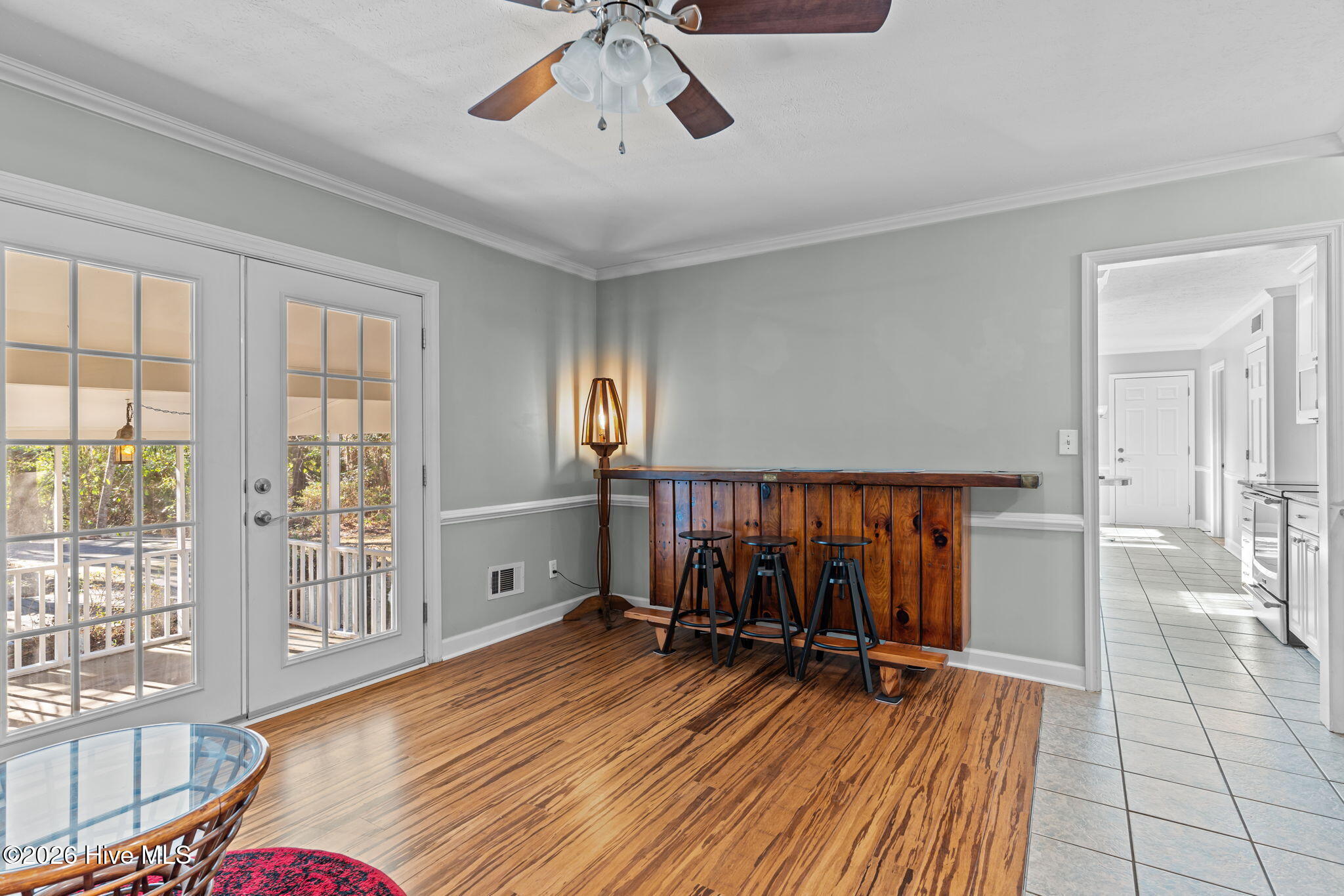 100550743 | Photo 30