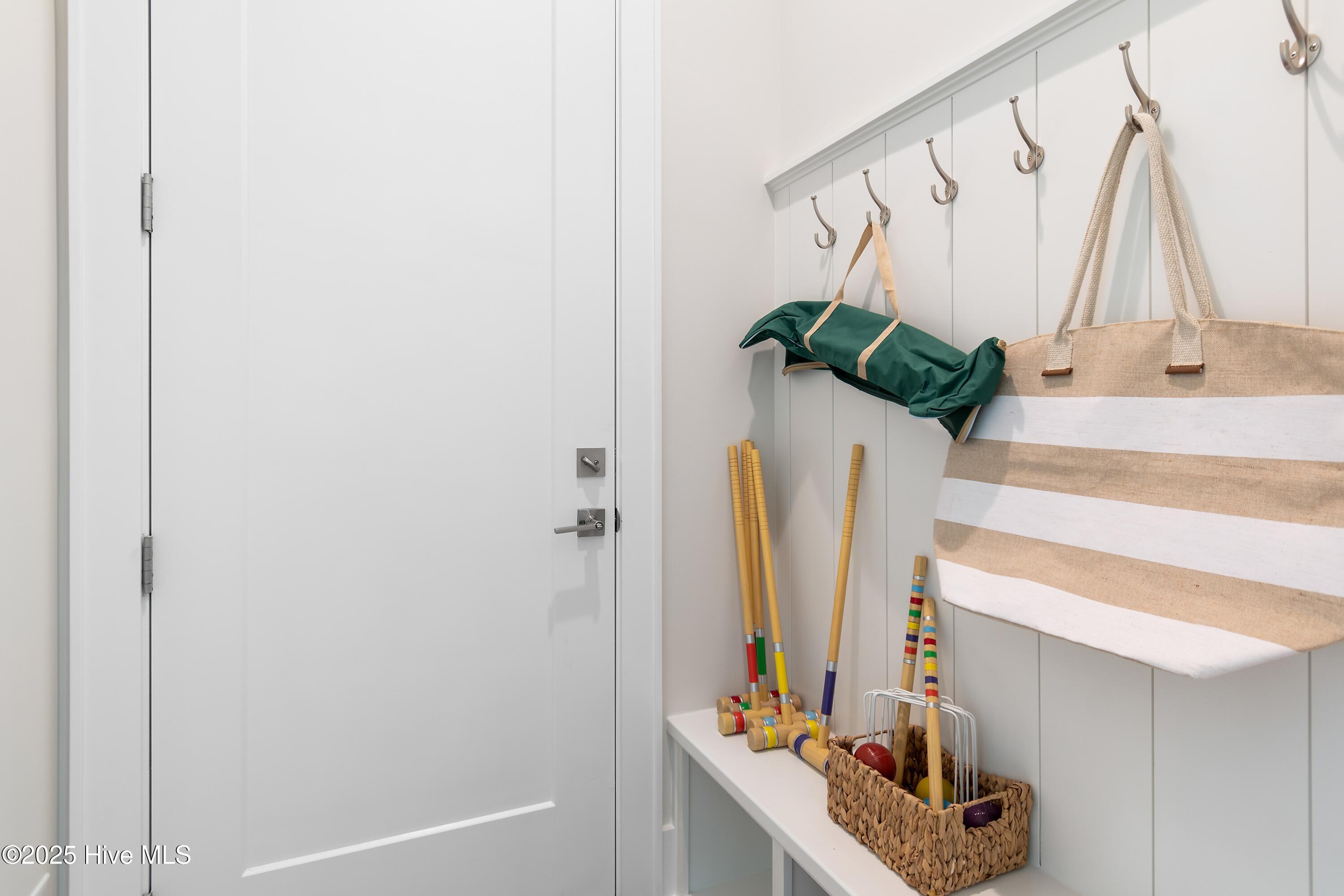 100492285 | Photo 43